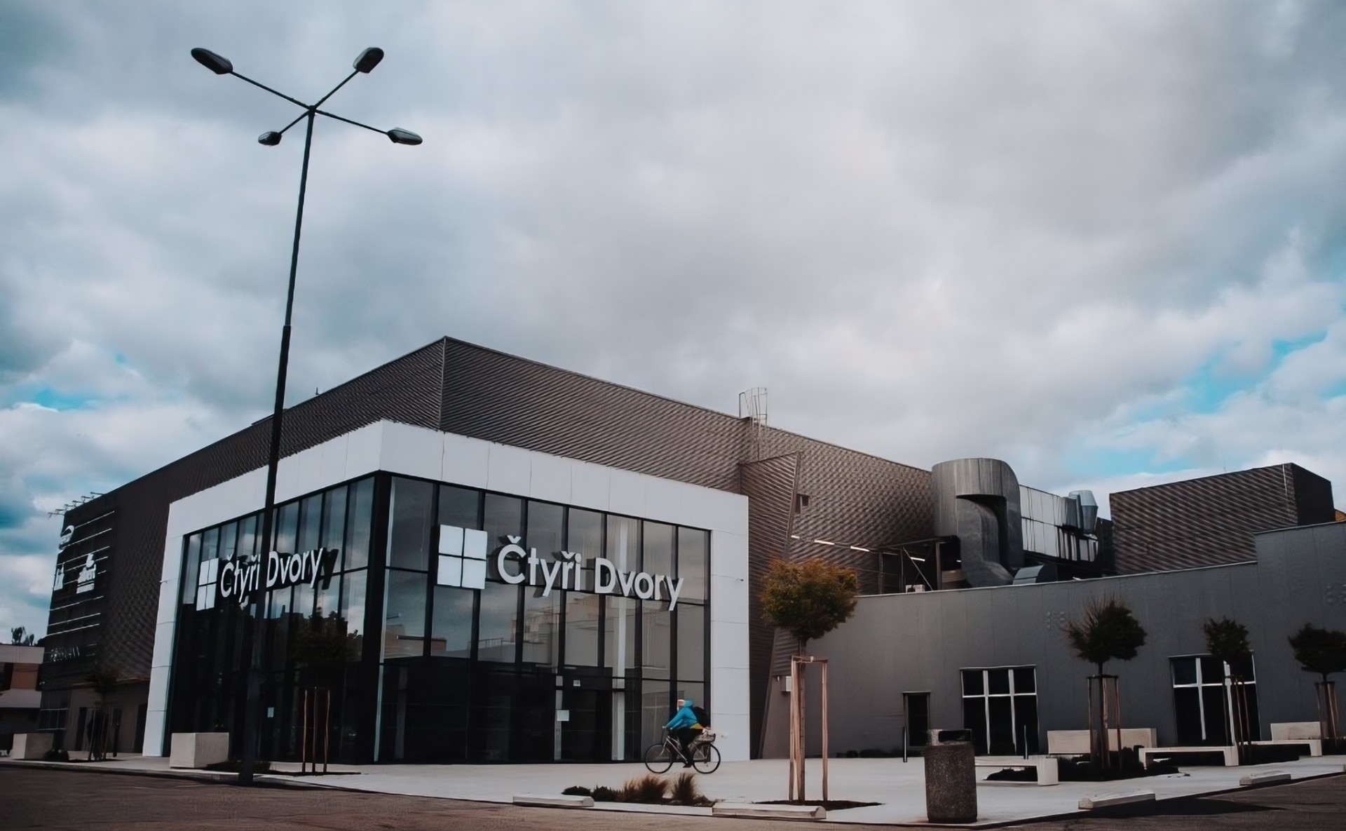 Čtyři Dvory Shopping Center, České Budějovice – Retail Unit / Kiosk for Lease | Dejsiprostor