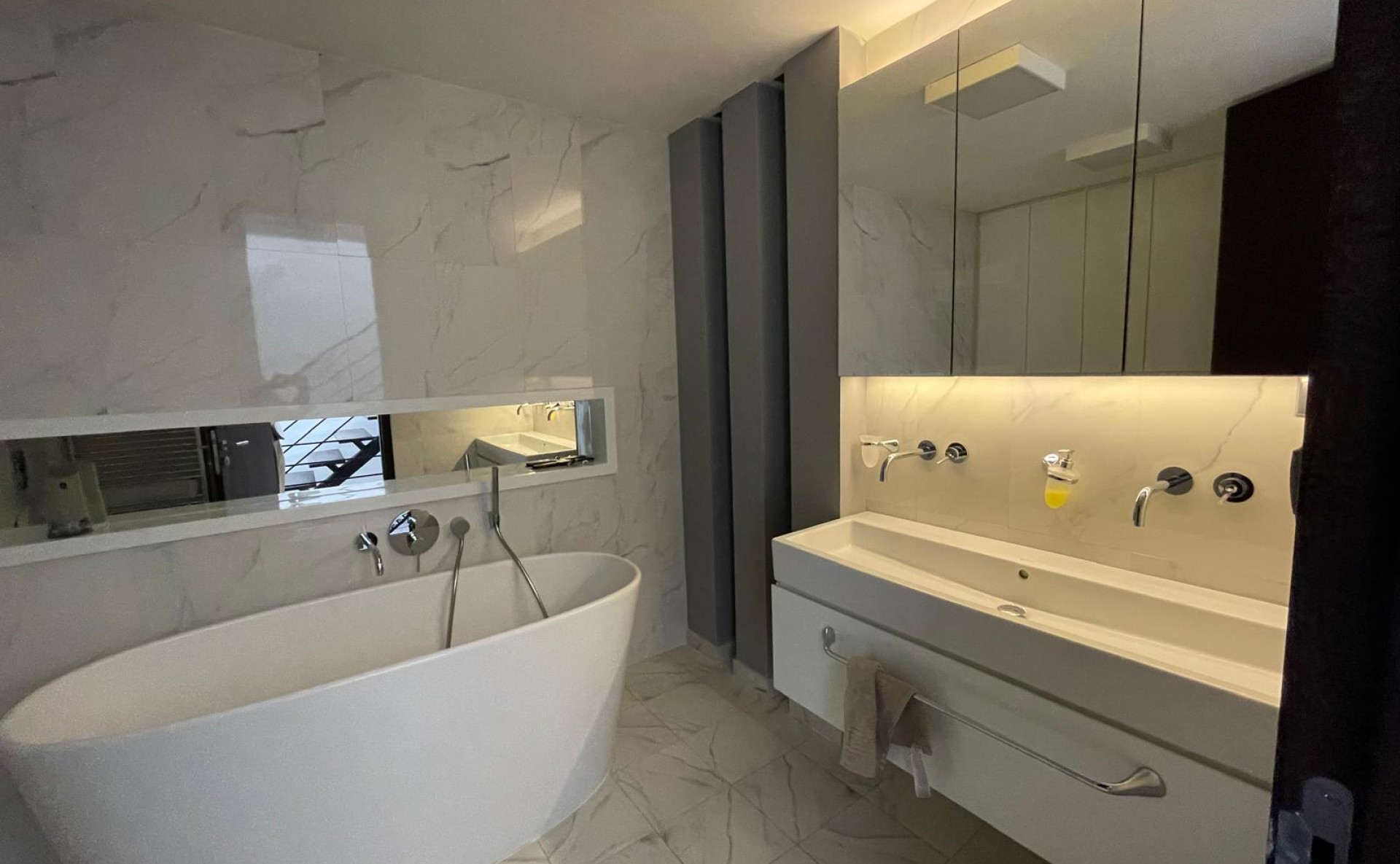 Atypická kancelář podnájem Praha 8 Karlín Dejsiprostor