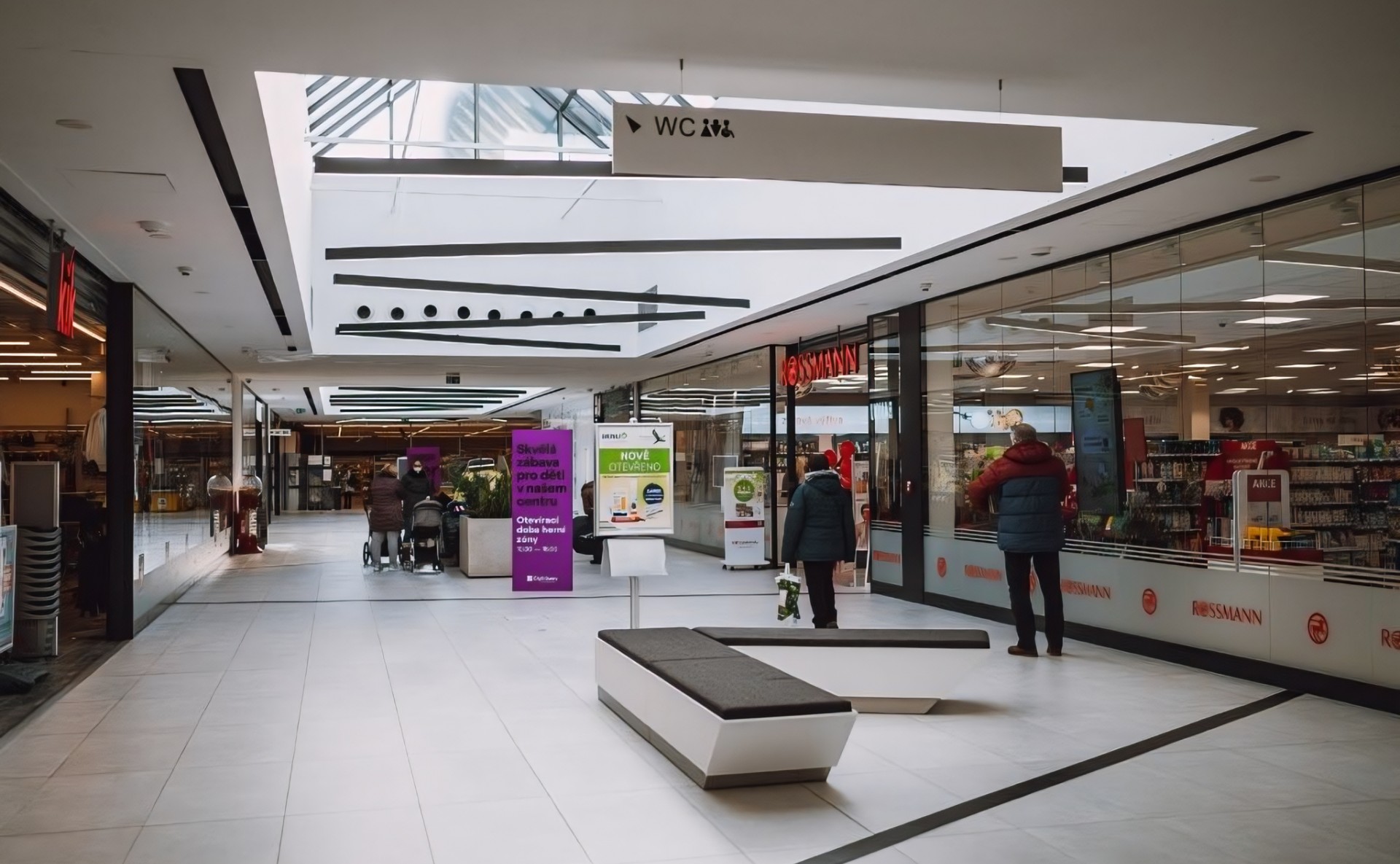 Čtyři Dvory Shopping Center, České Budějovice – Retail Unit / Kiosk for Lease | Dejsiprostor