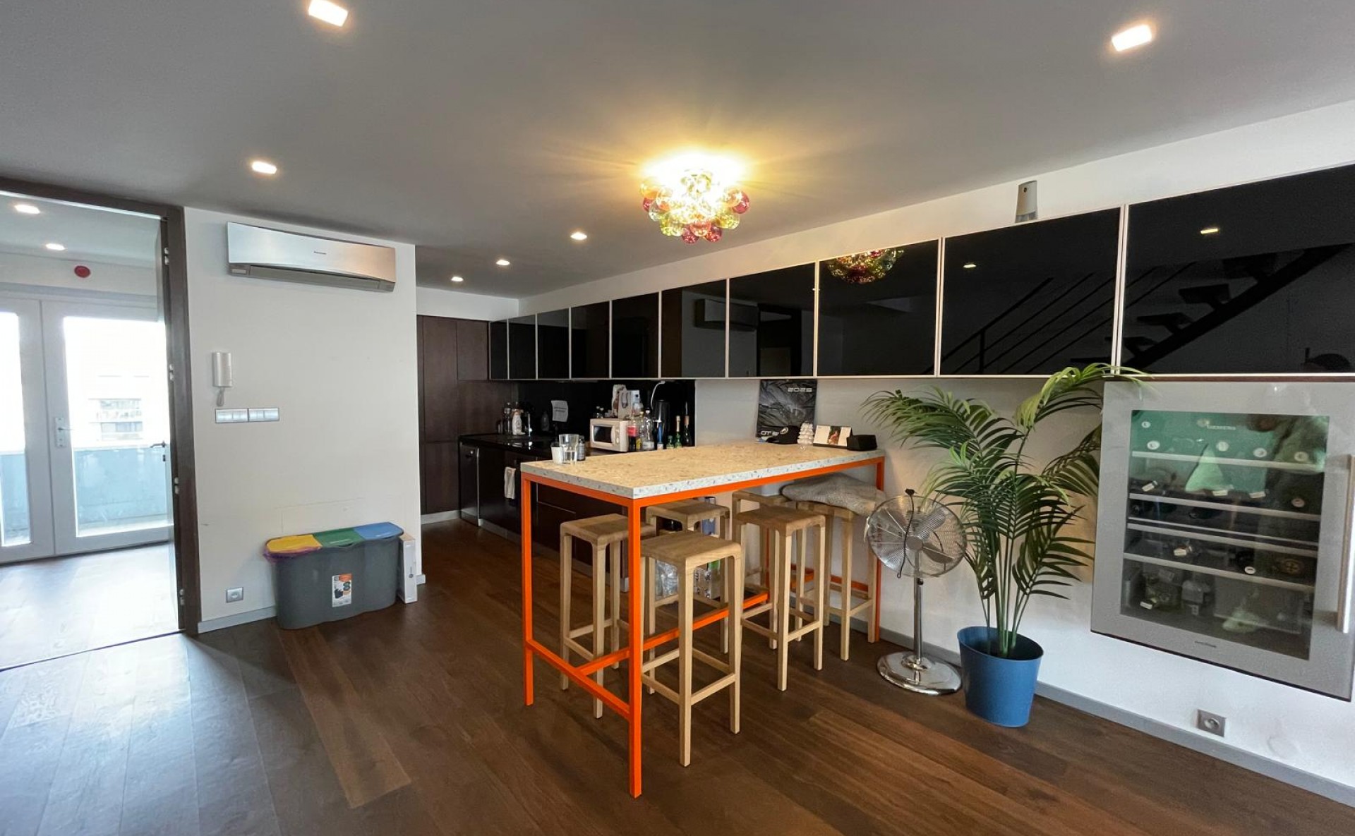 Atypická kancelář podnájem Praha 8 Karlín Dejsiprostor