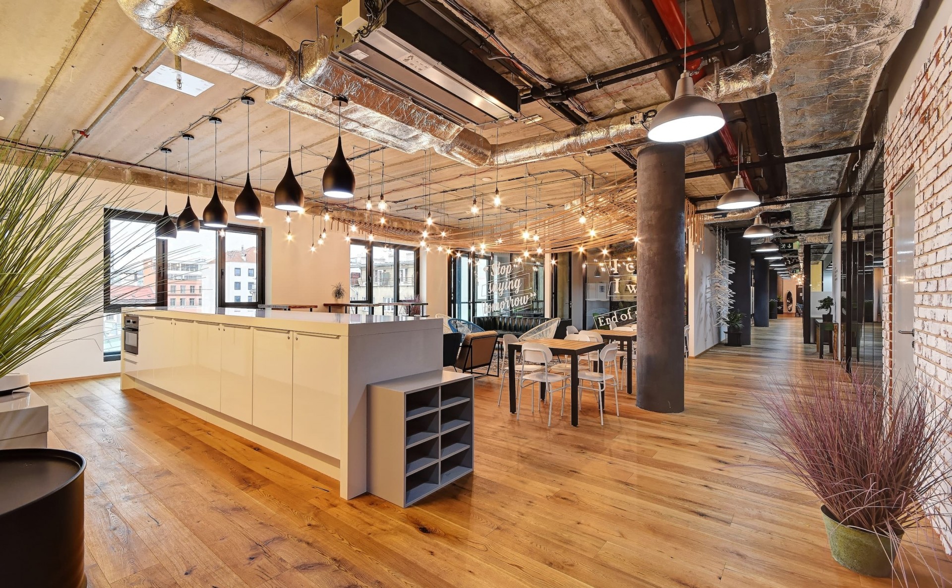 Forum Karlín – Coworking Offices for Lease at WorkLounge Karlín, Prague 8 | Dejsiprostor