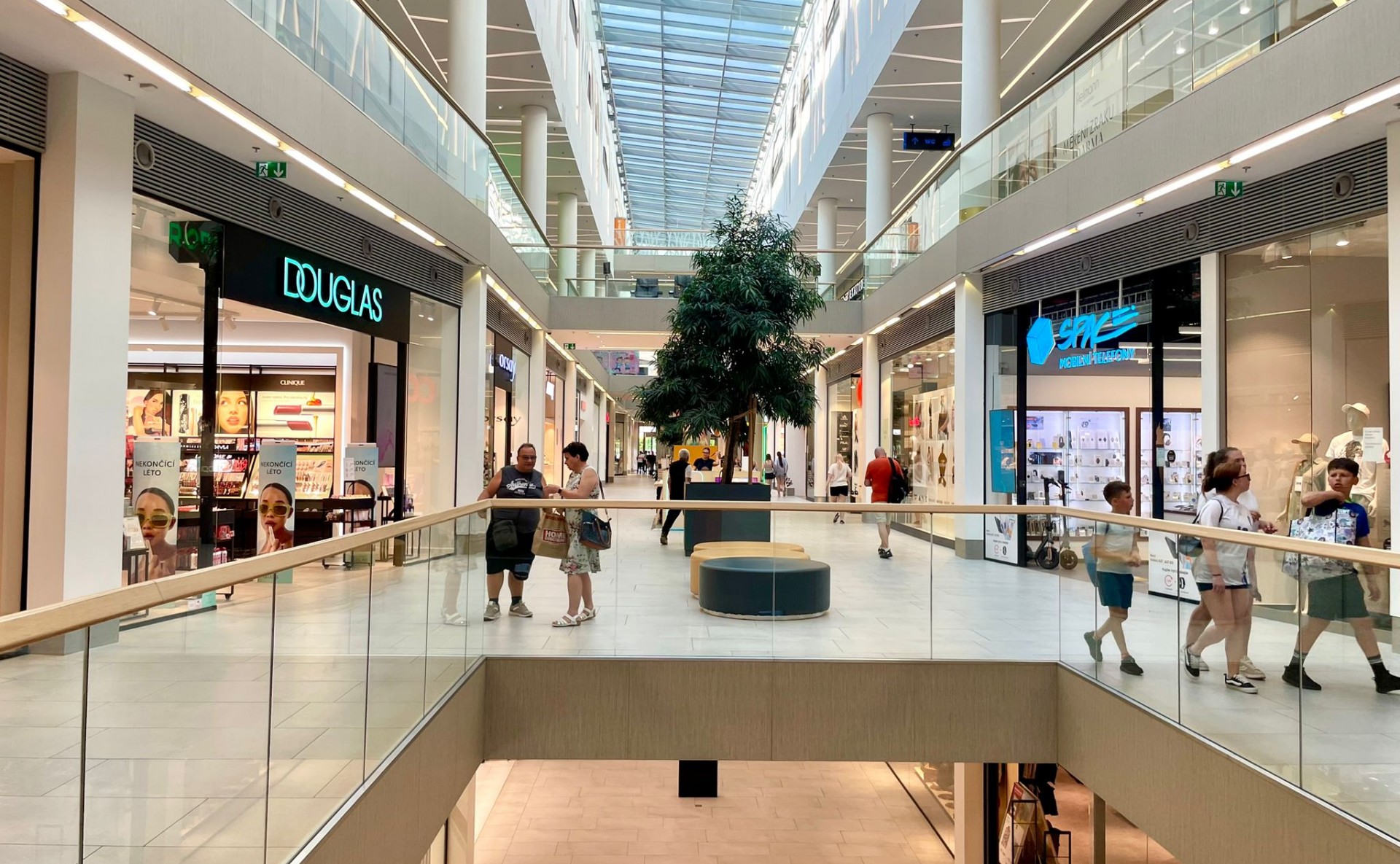 retail space for rent at Galerie Teplice
