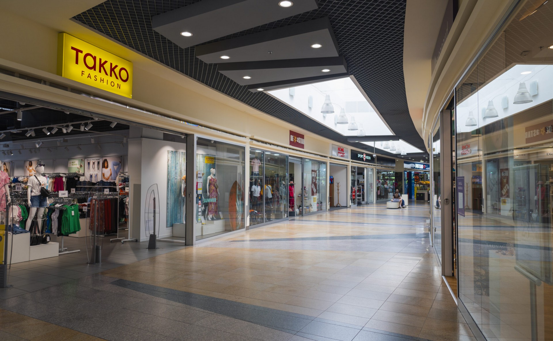 OC Haná Olomouc – Retail Space / Kiosk for Lease | Dejsiprostor