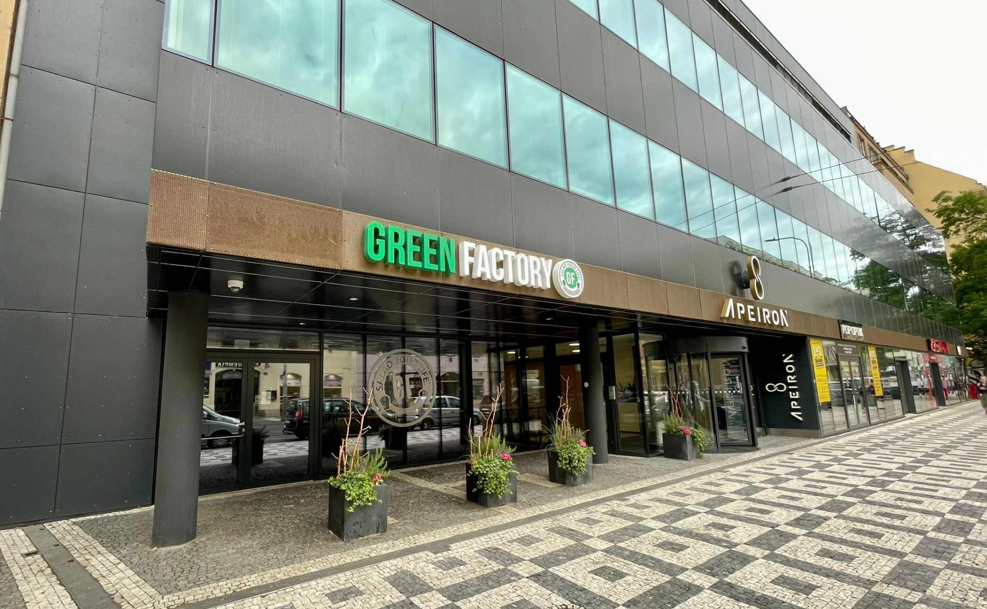 Apeiron – retail space for lease, Prague 8 (Karlín)