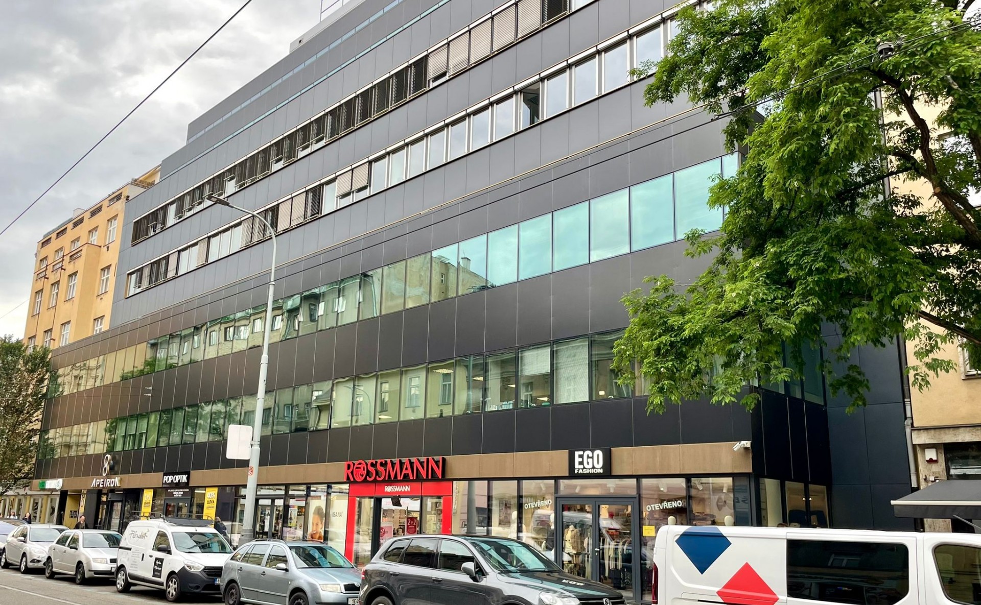 Apeiron – retail space for lease, Prague 8 (Karlín)