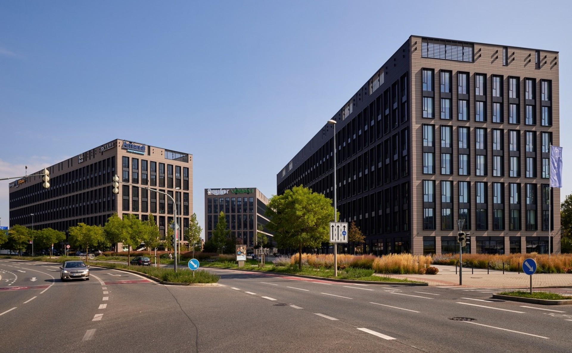 Rustonka R3 – Modern Office Space for Lease in Prague 8, Karlín