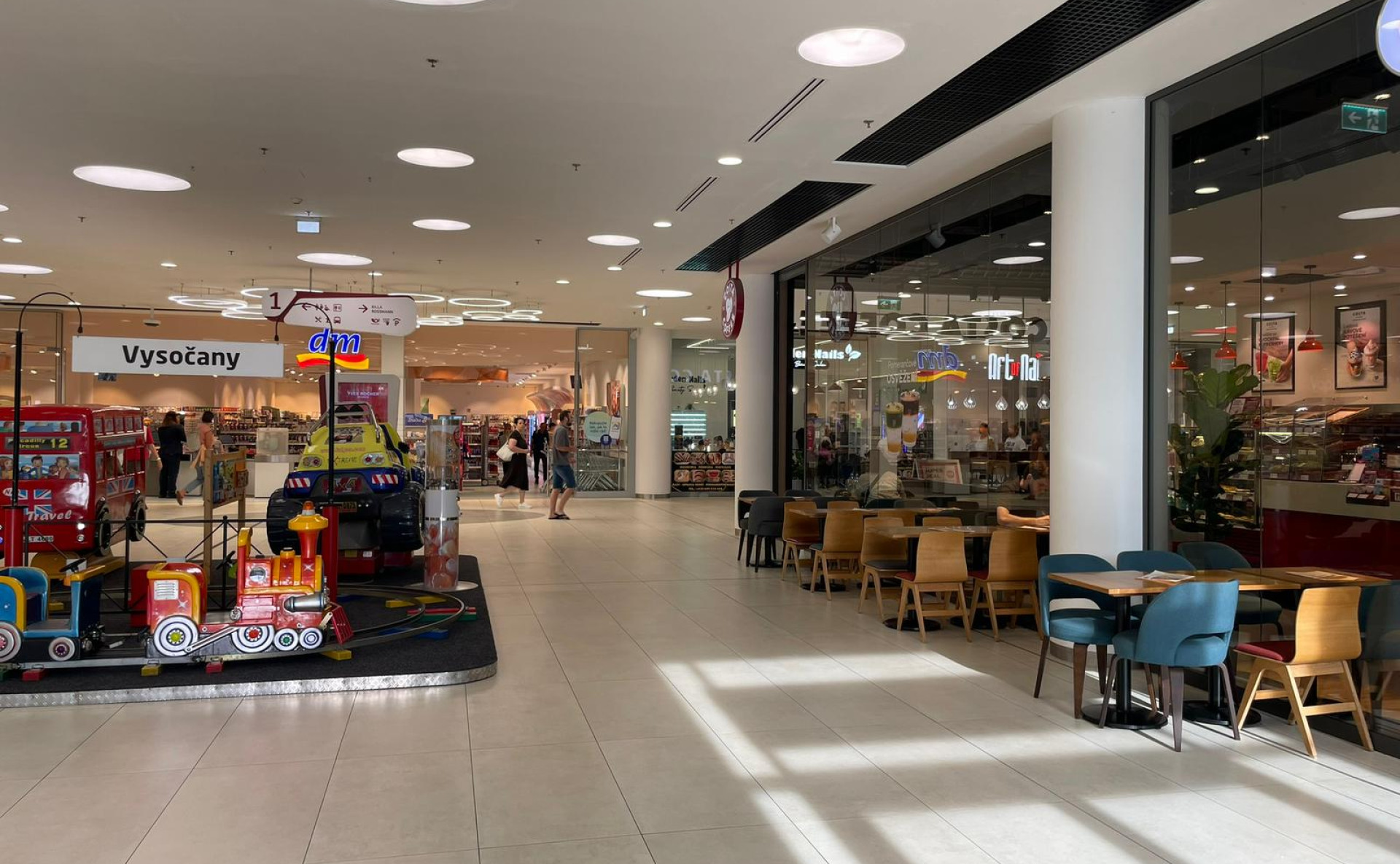 Lease of Retail Space / Kiosk – Fénix Shopping Center, Prague 9 Vysočany