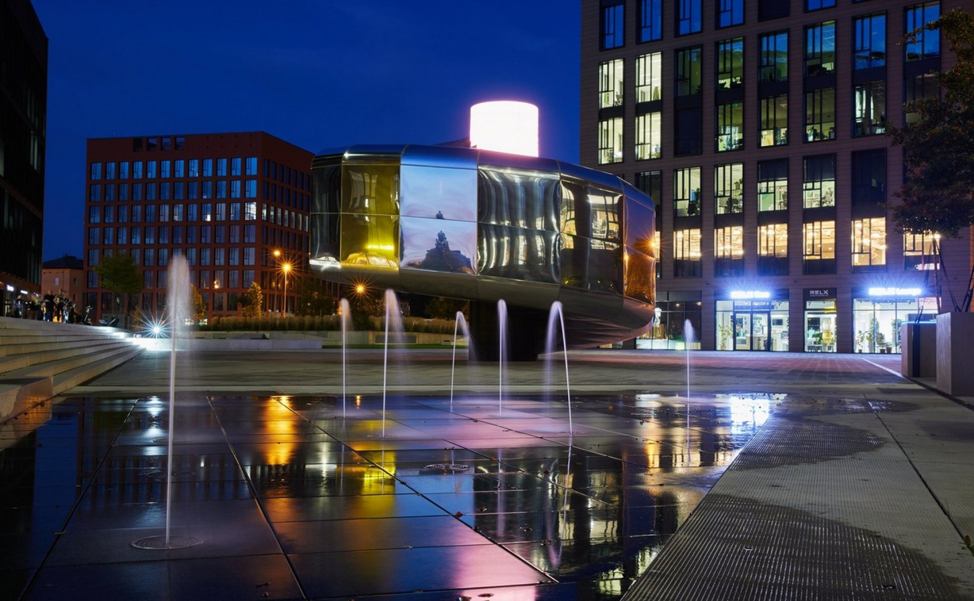 Rustonka R3 – Modern Office Space for Lease in Prague 8, Karlín