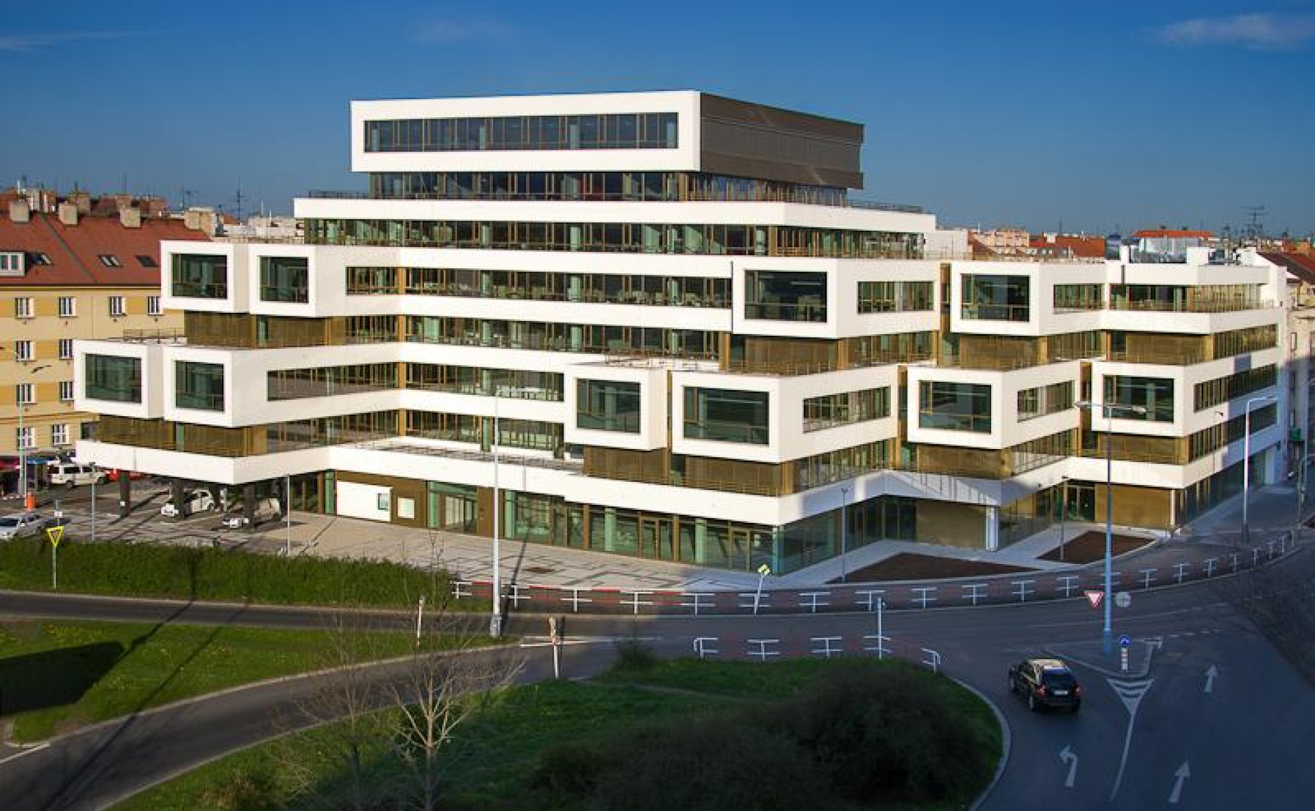 Pronájem moderních kanceláří Qubix Praha 4 Dejsiprostor