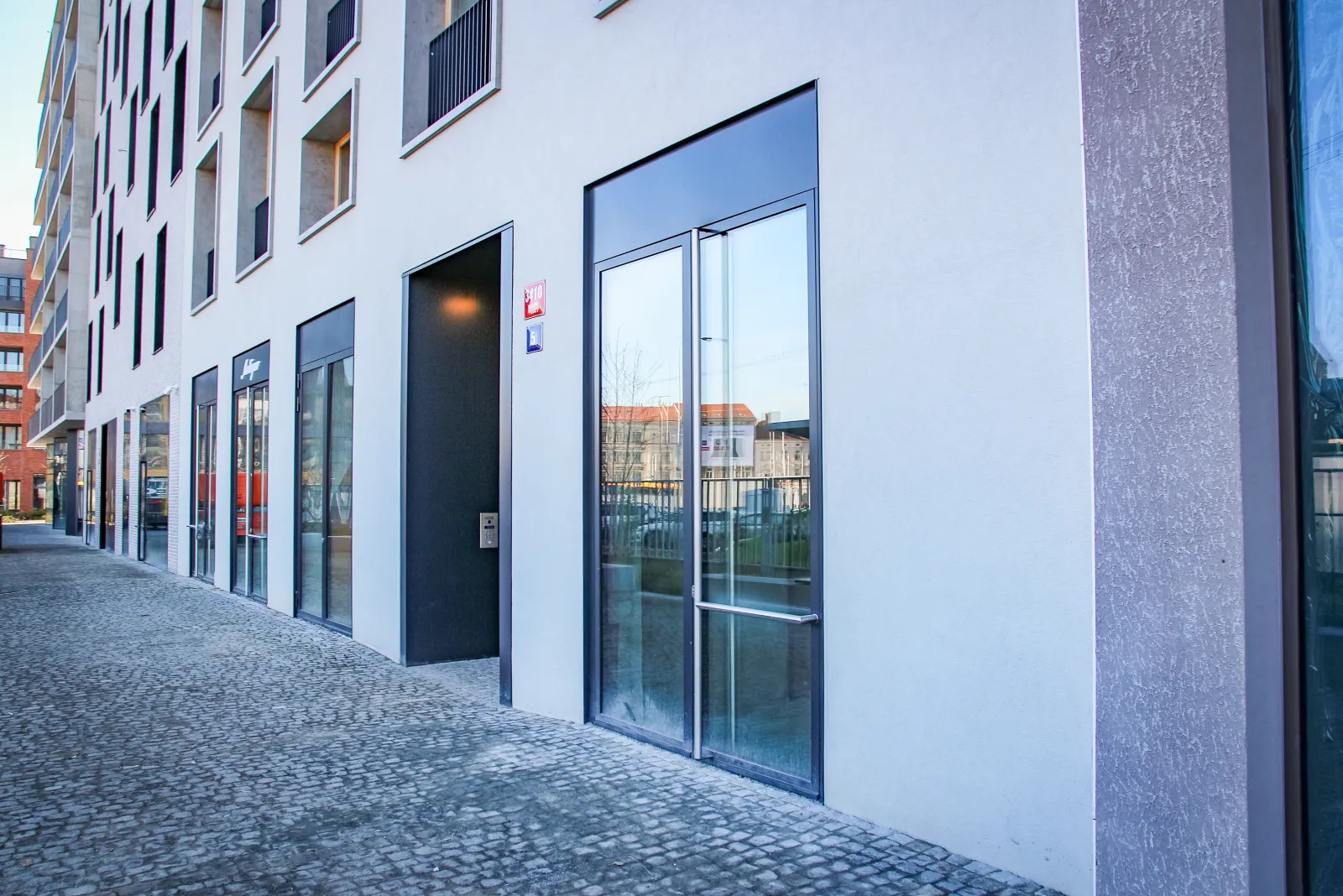 Small commercial space for rent in the Smíchov City district / opposite the Na Knížecí transport hub