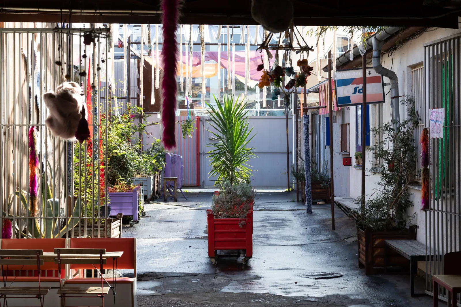 Multifunctional event space with a garden in Vršovice, Prague