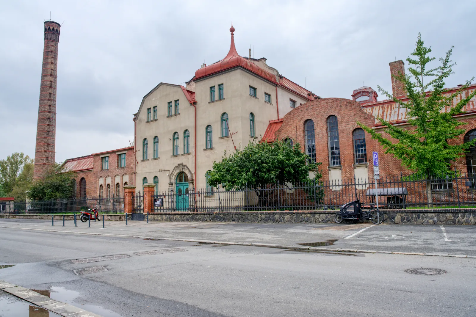 Industriální secesní prostor staré čistírny na eventy s důrazem na atmosféru