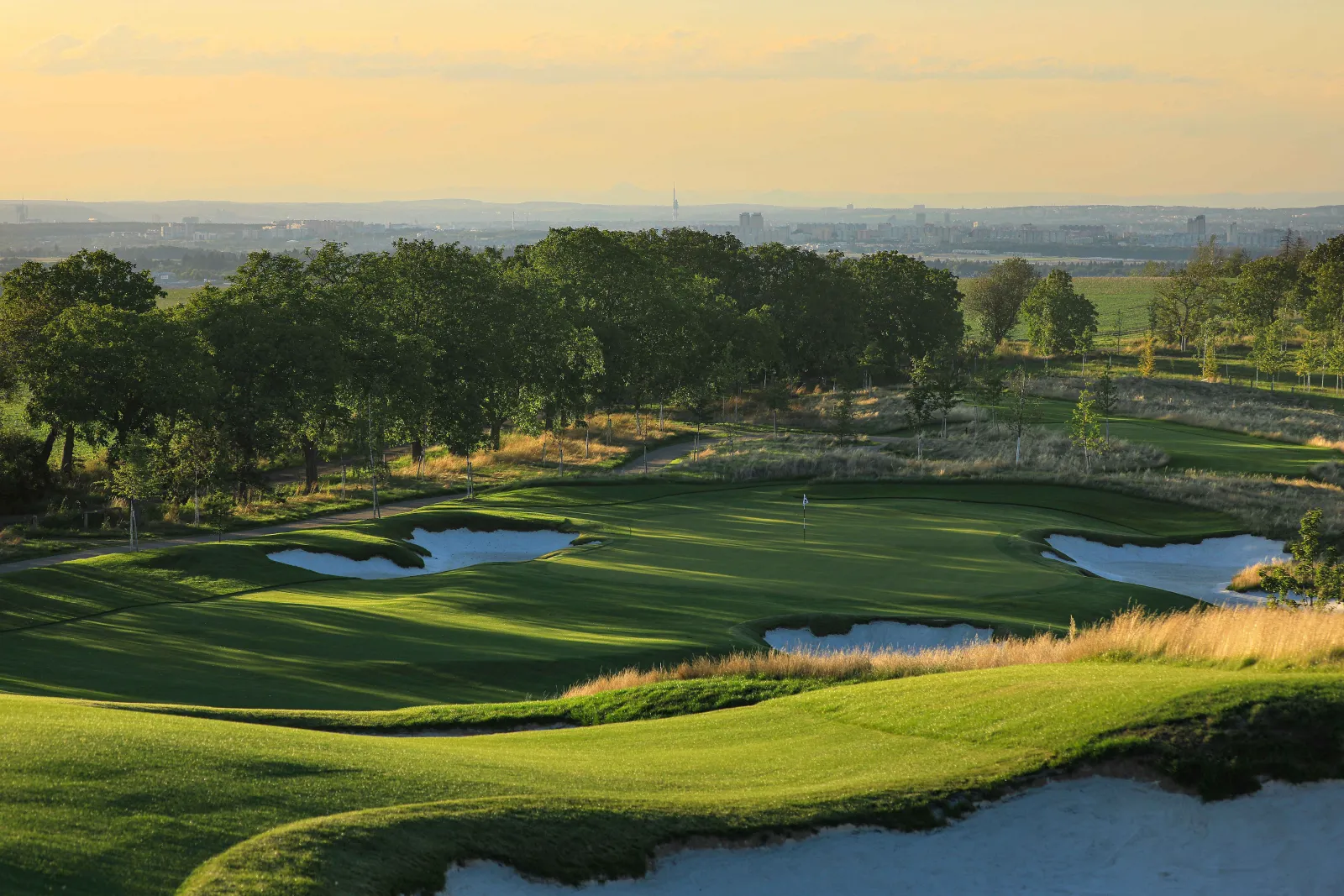 Castle, Golf, Elegance – A Unique Venue for Your Event Near Prague