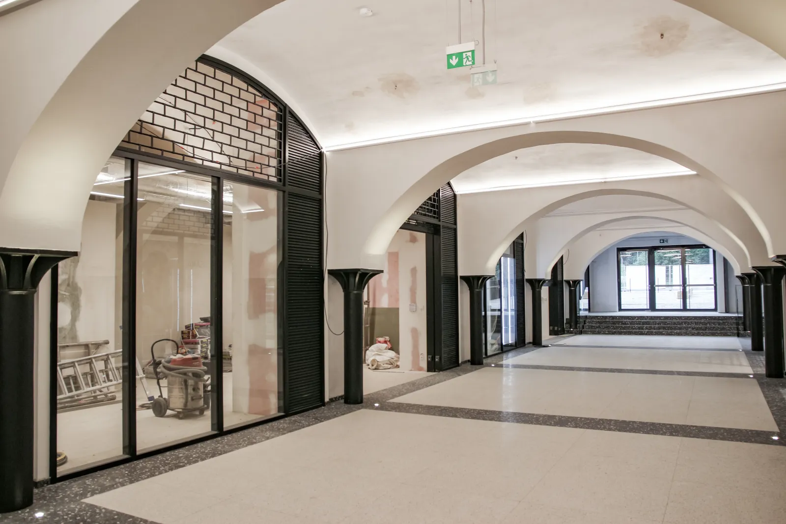Retail Unit in the Arcade of Nuselský Pivovar