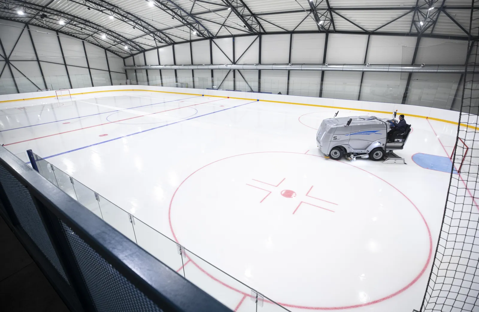 Top-class ice rink for teambuildings and events in Prague