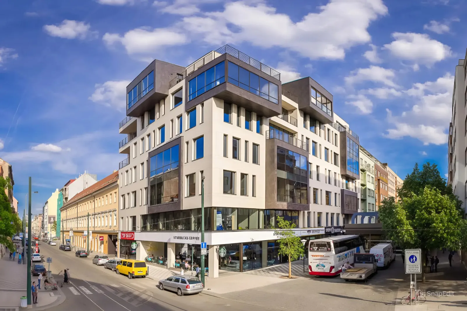 Meteor Centre Office Park: Offices in the Heart of Karlín for Lease
