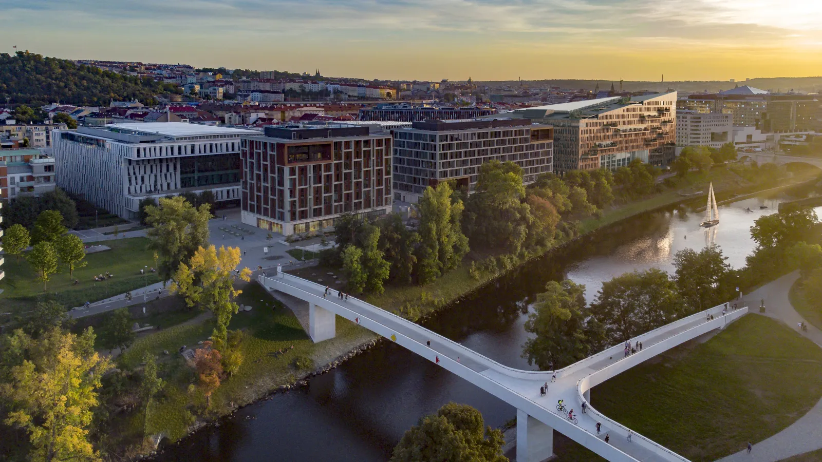 Pronájem kanceláří v Danube House Praha 8