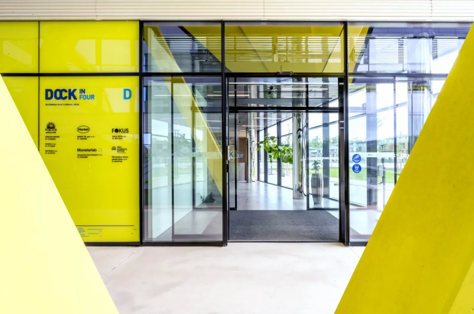 Dock In Four: Offices for rent in Palmovka