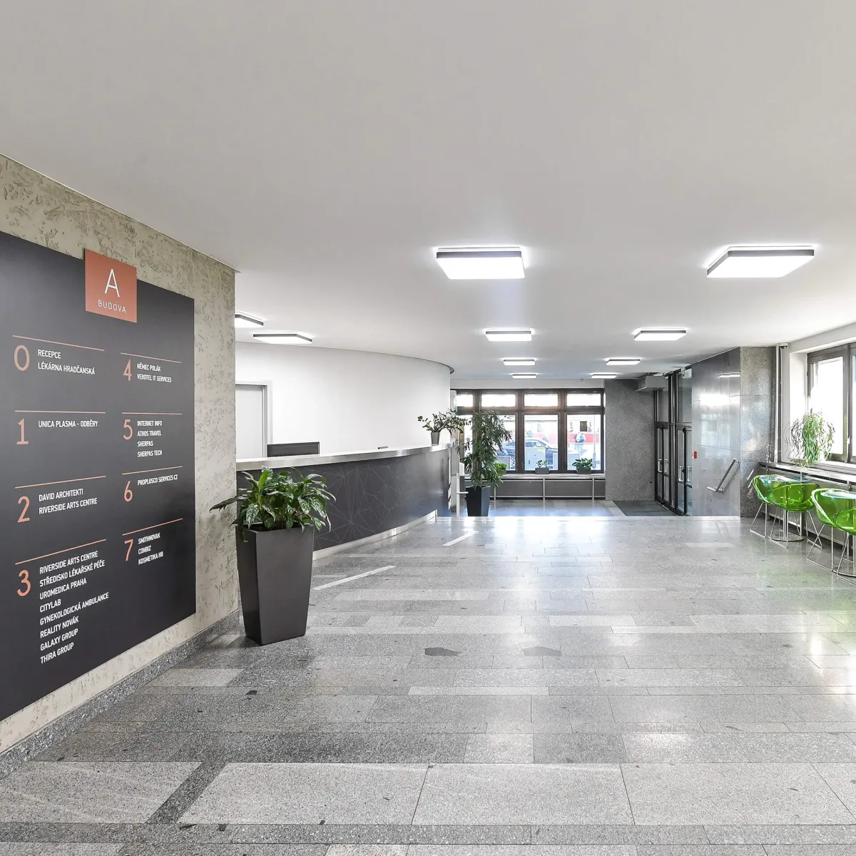 Pronájem kanceláří Hradčanská Office Centre Praha 6 – fotka 2