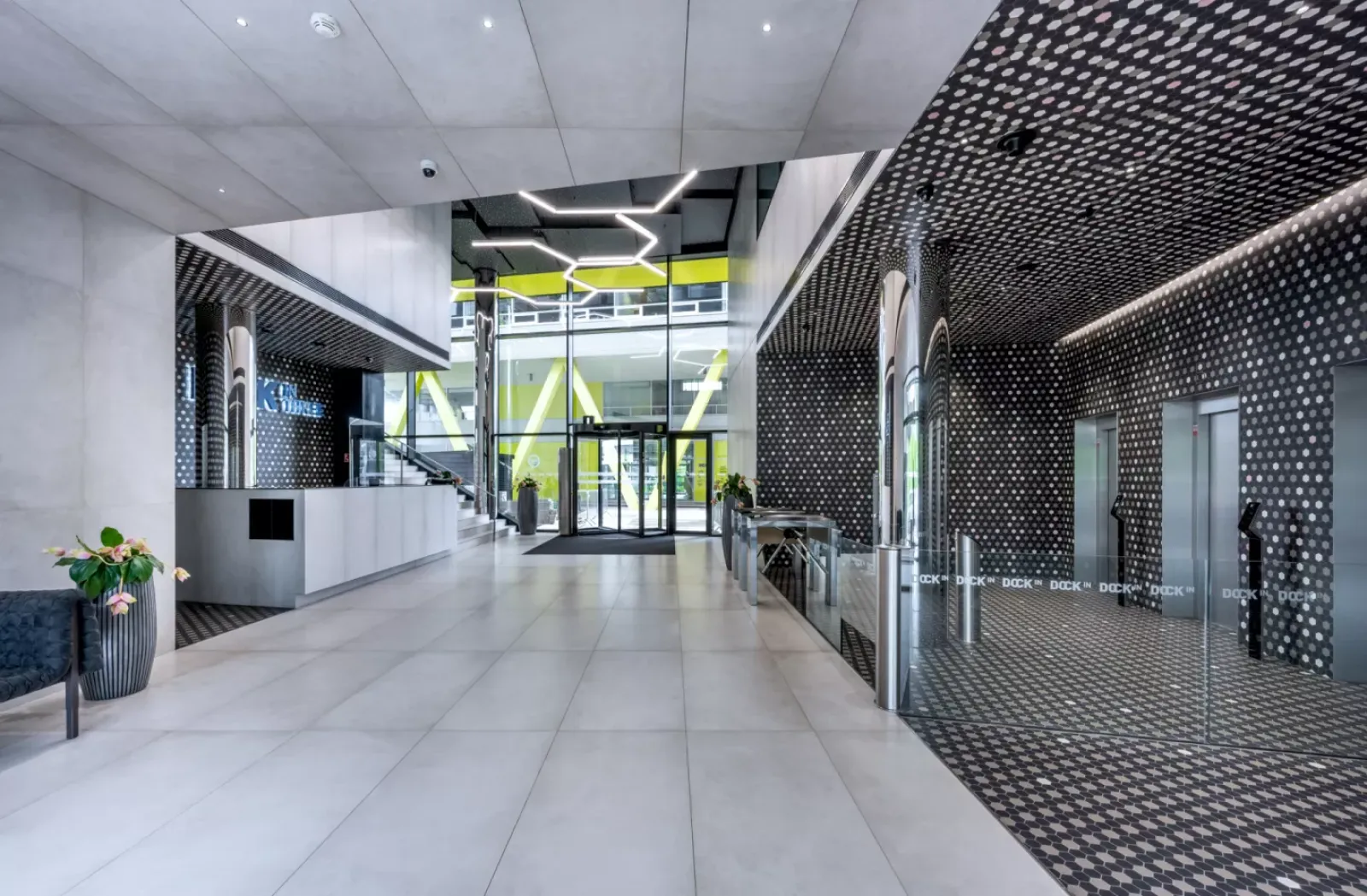 DOCK IN THREE: Offices for Rent in Libeň near Palmovka