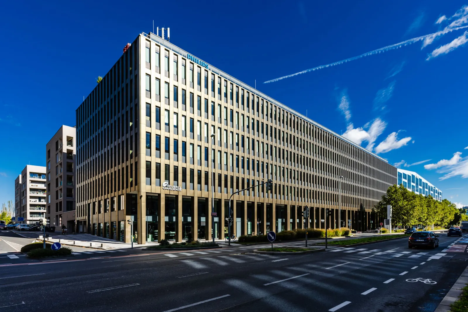 River Garden II and III: Lease of fully furnished office space on Rohanské Embankment