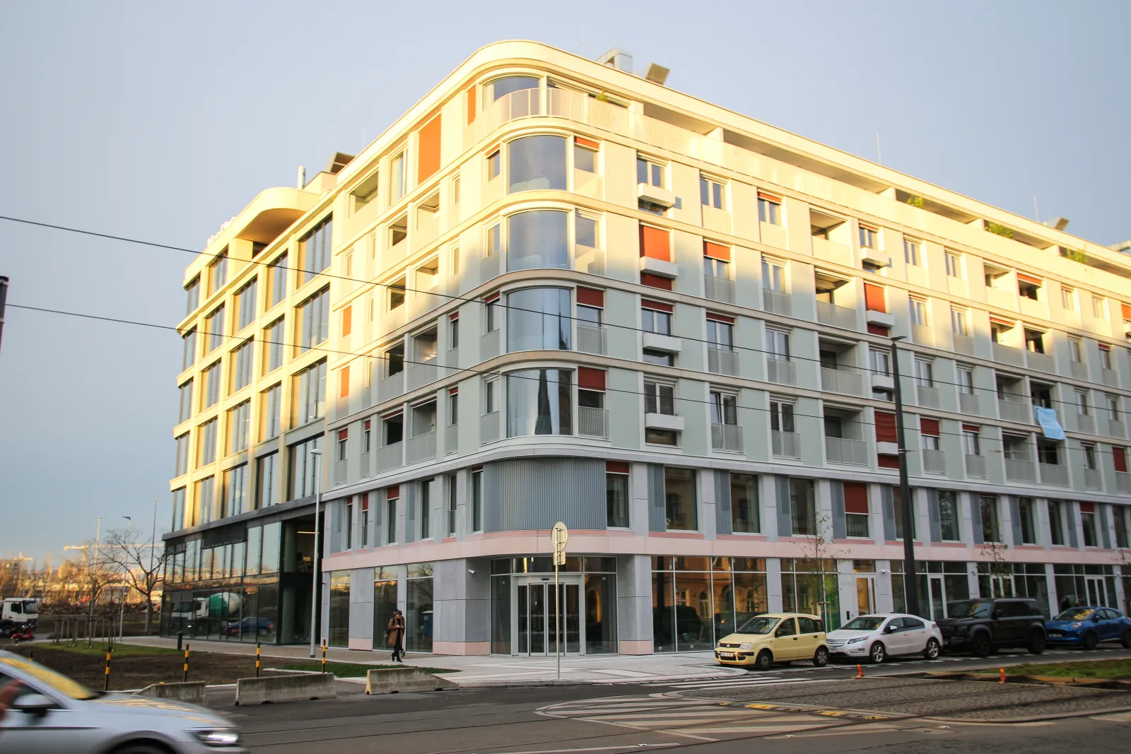 obchodní prostor k pronájmu block karlín praha 8