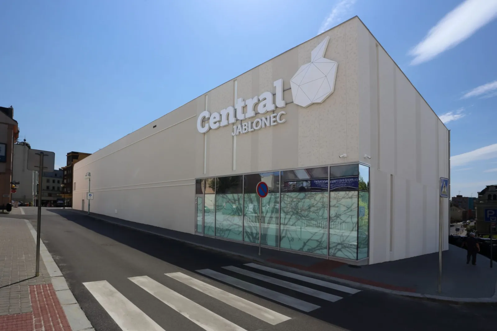 Rent an attractive retail space for a kiosk in OC Central Jablonec – photo 2