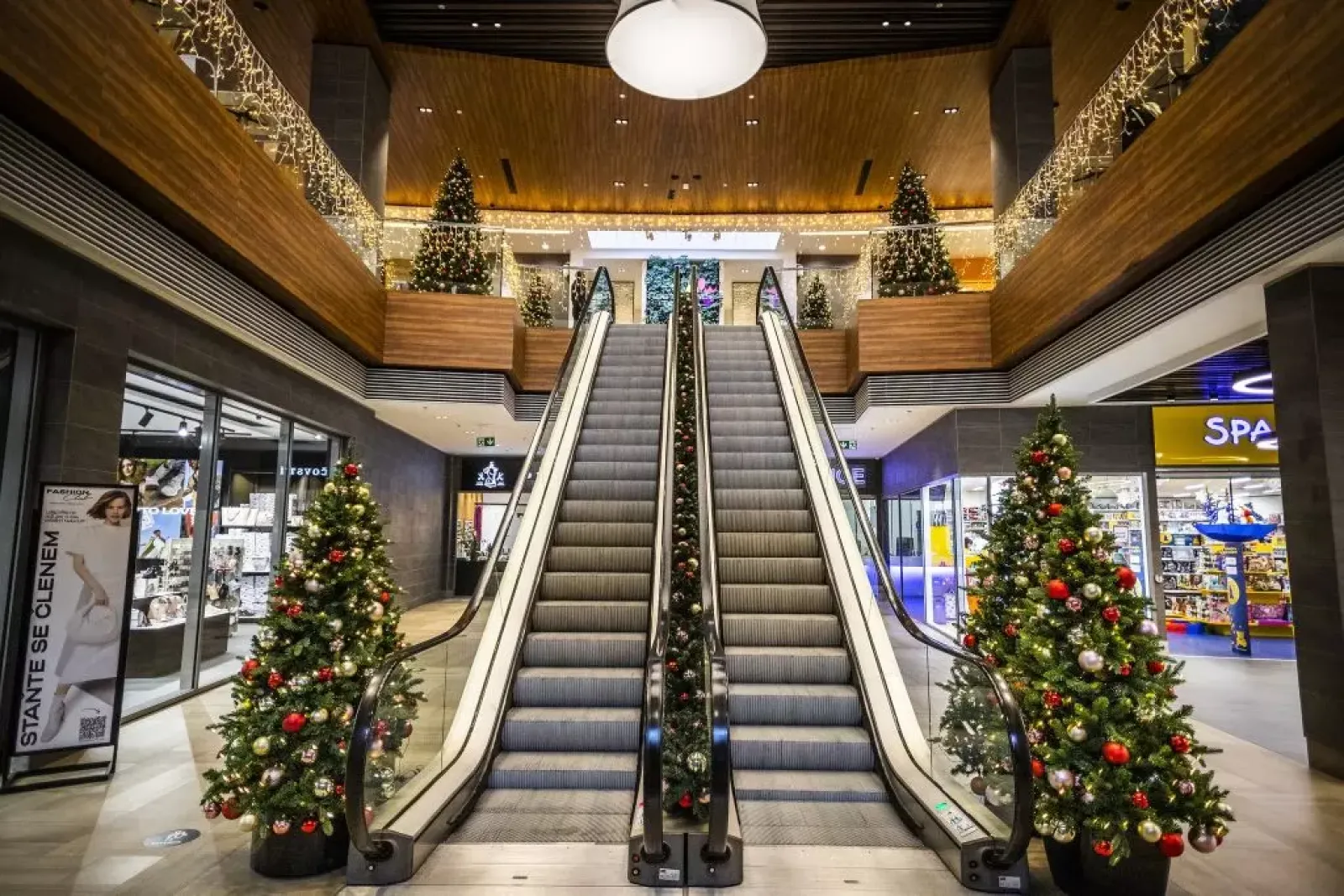 Lease of Retail Space – Fashion Arena Prague Outlet, Štěrboholy