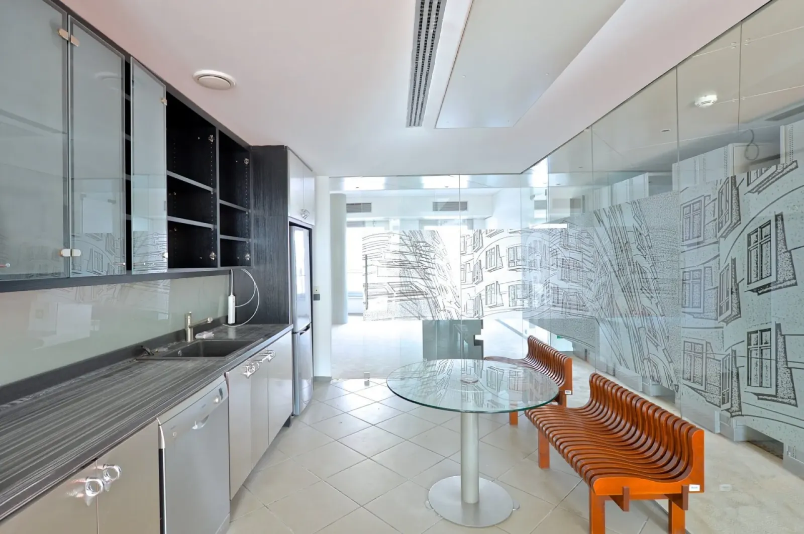 Dancing House office rental – an iconic building in Prague 1 by Dejsiprostor.