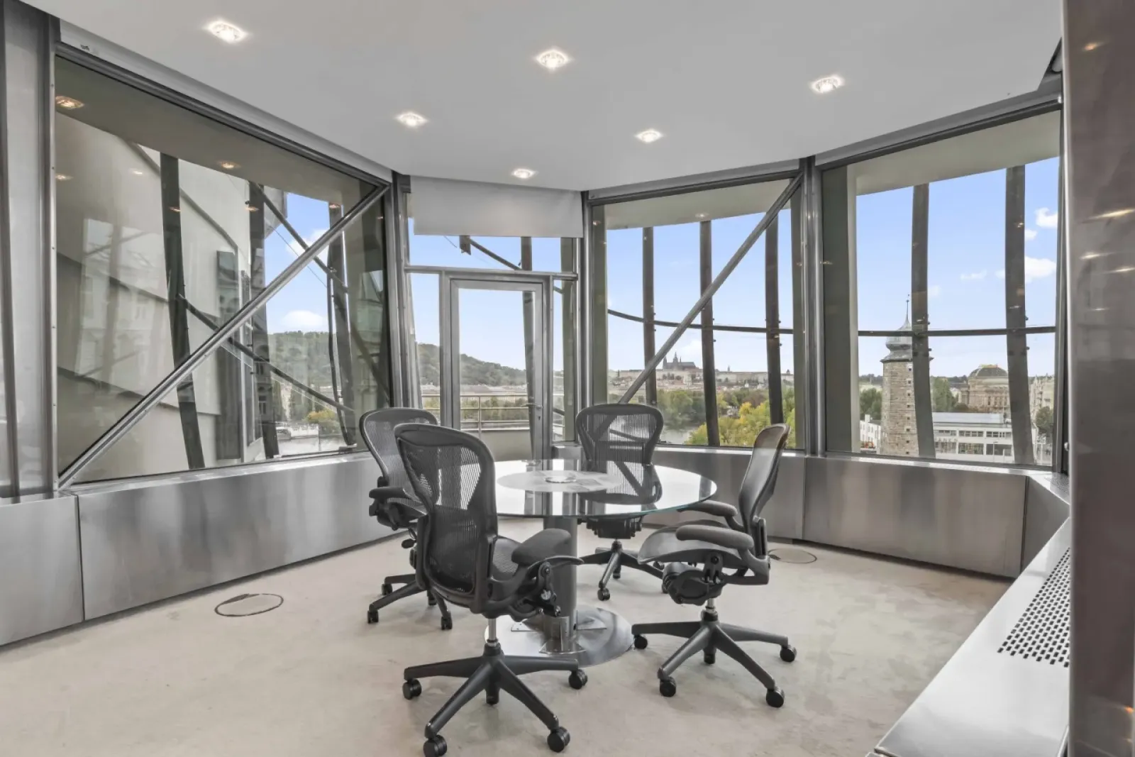 Dancing House office rental – an iconic building in Prague 1 by Dejsiprostor.