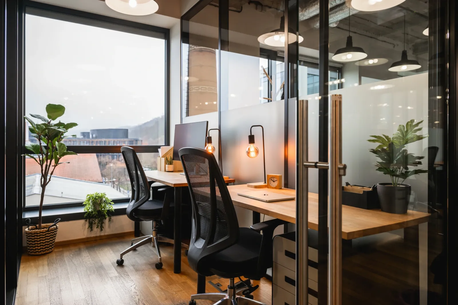 Forum Karlín – Coworking Offices for Lease at WorkLounge Karlín, Prague 8 | Dejsiprostor