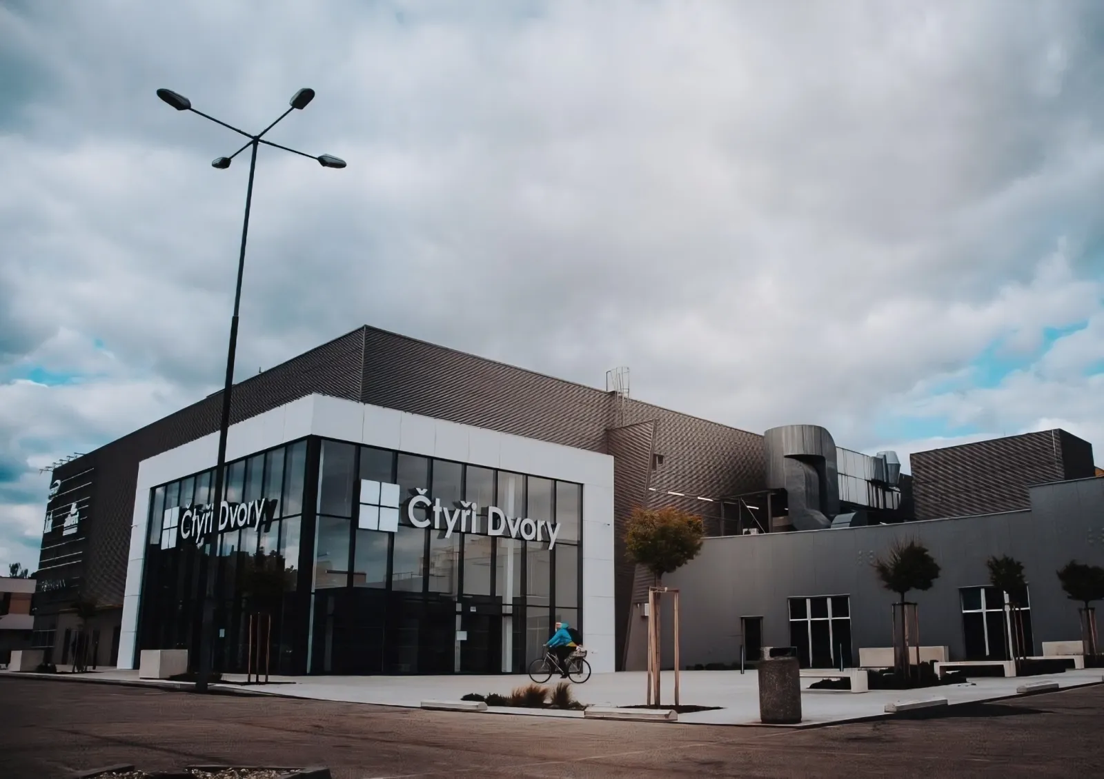 Čtyři Dvory Shopping Center, České Budějovice – Retail Unit / Kiosk for Lease | Dejsiprostor