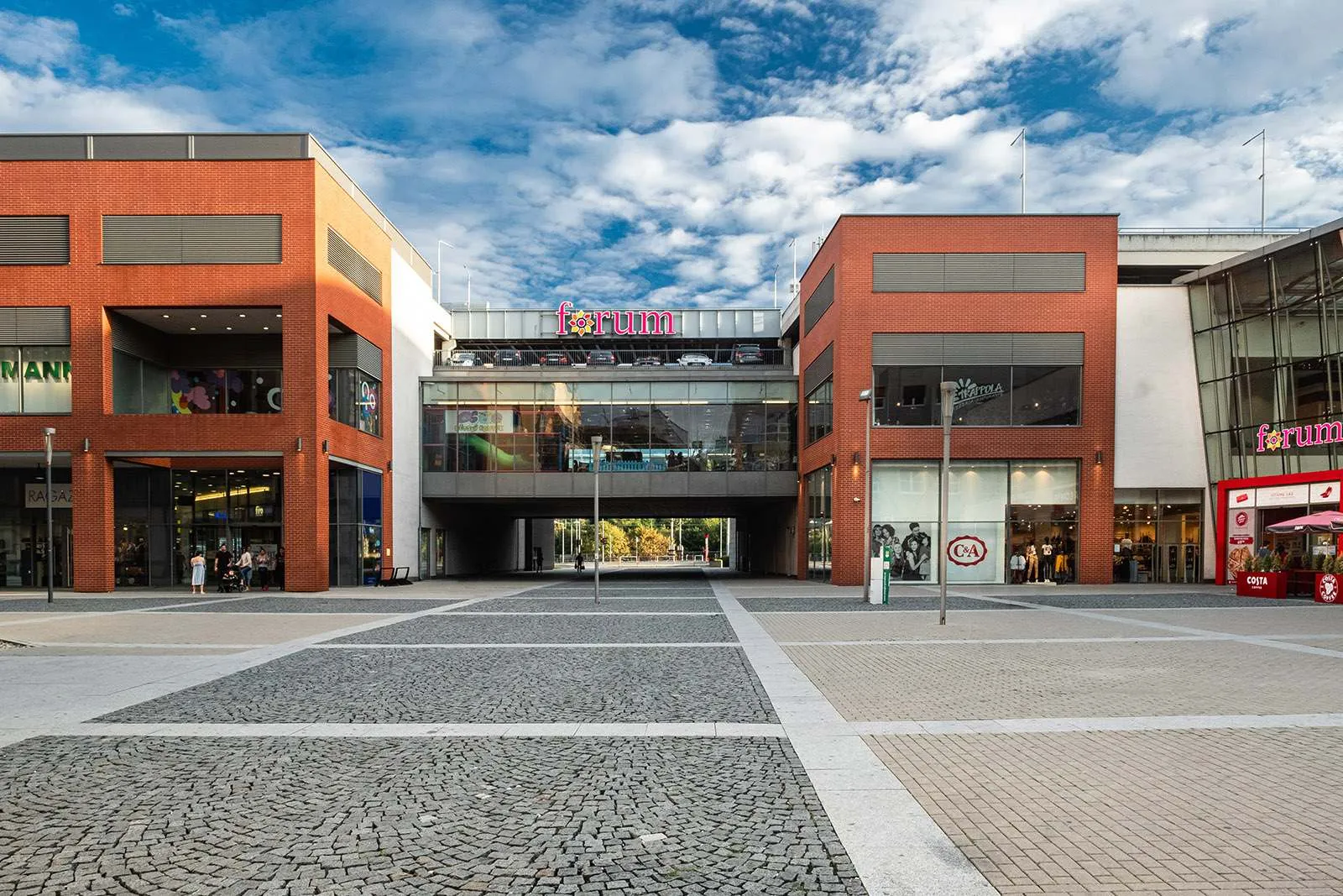 Pronájem obchodního prostoru nebo místa pro stánek v Obchodním centru Forum Ústí nad Labem