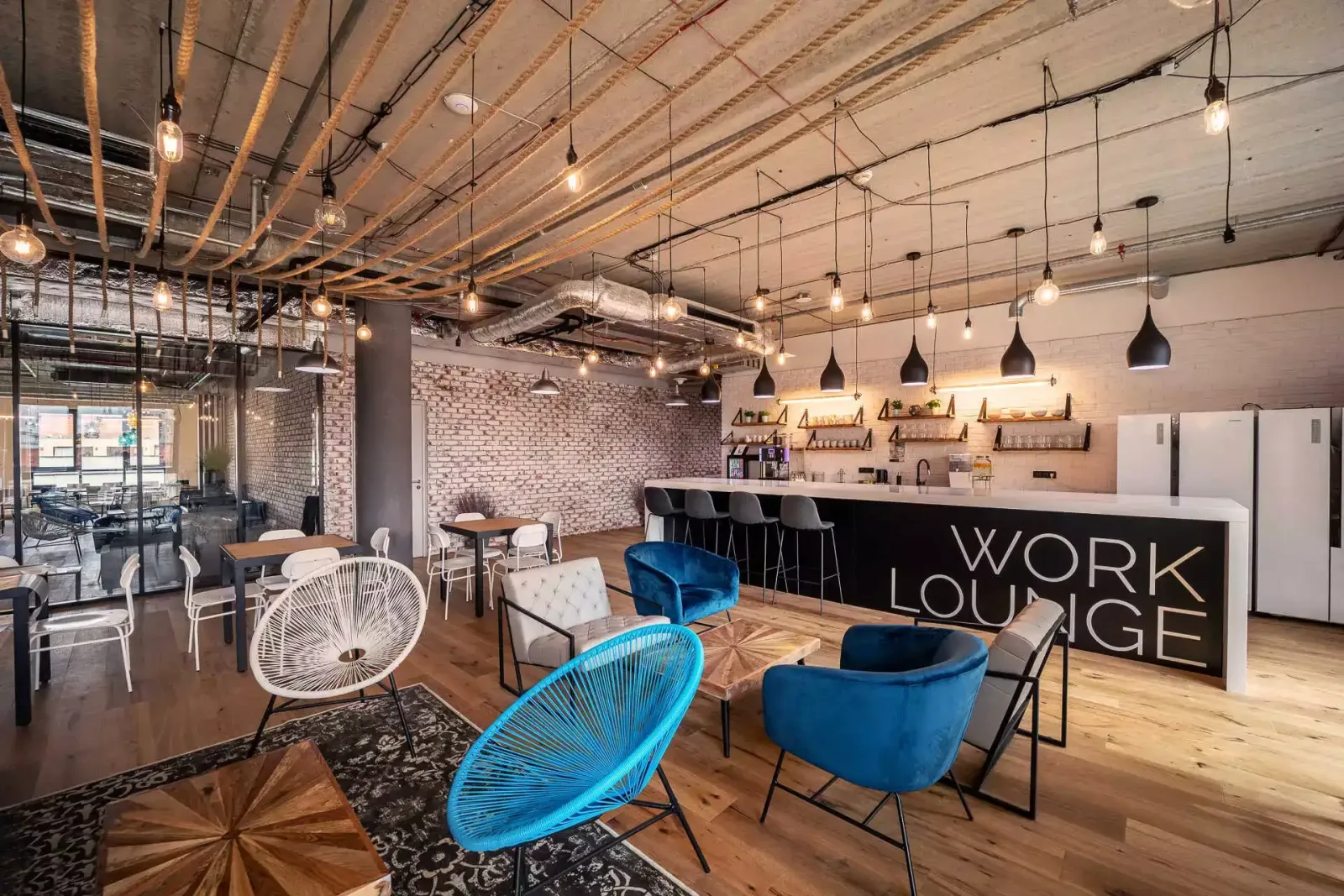 Forum Karlín – Coworking Offices for Lease at WorkLounge Karlín, Prague 8 | Dejsiprostor