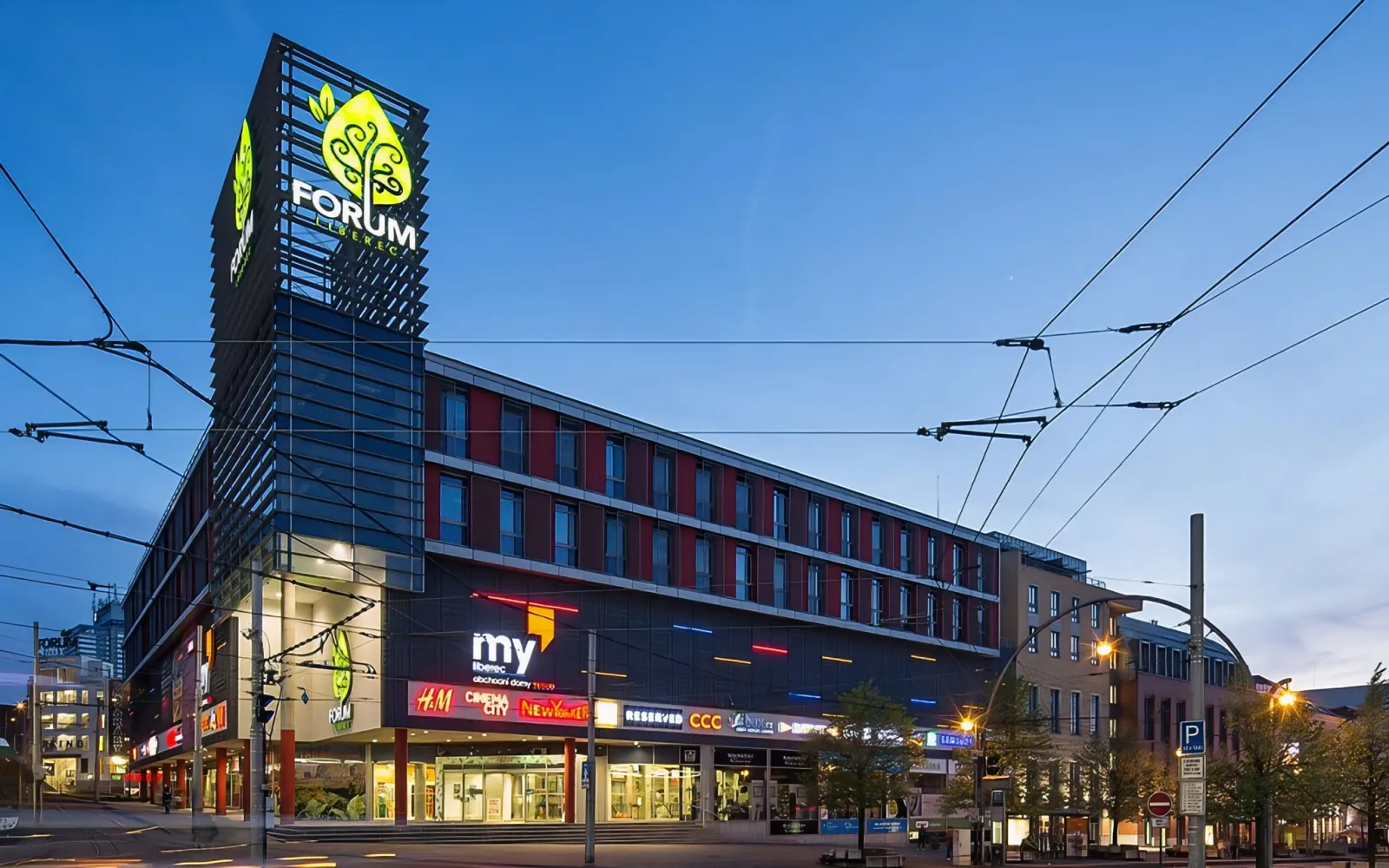 Pronájem obchodního prostoro nebo místa pro stánek v Obchodním centru Forum Liberec