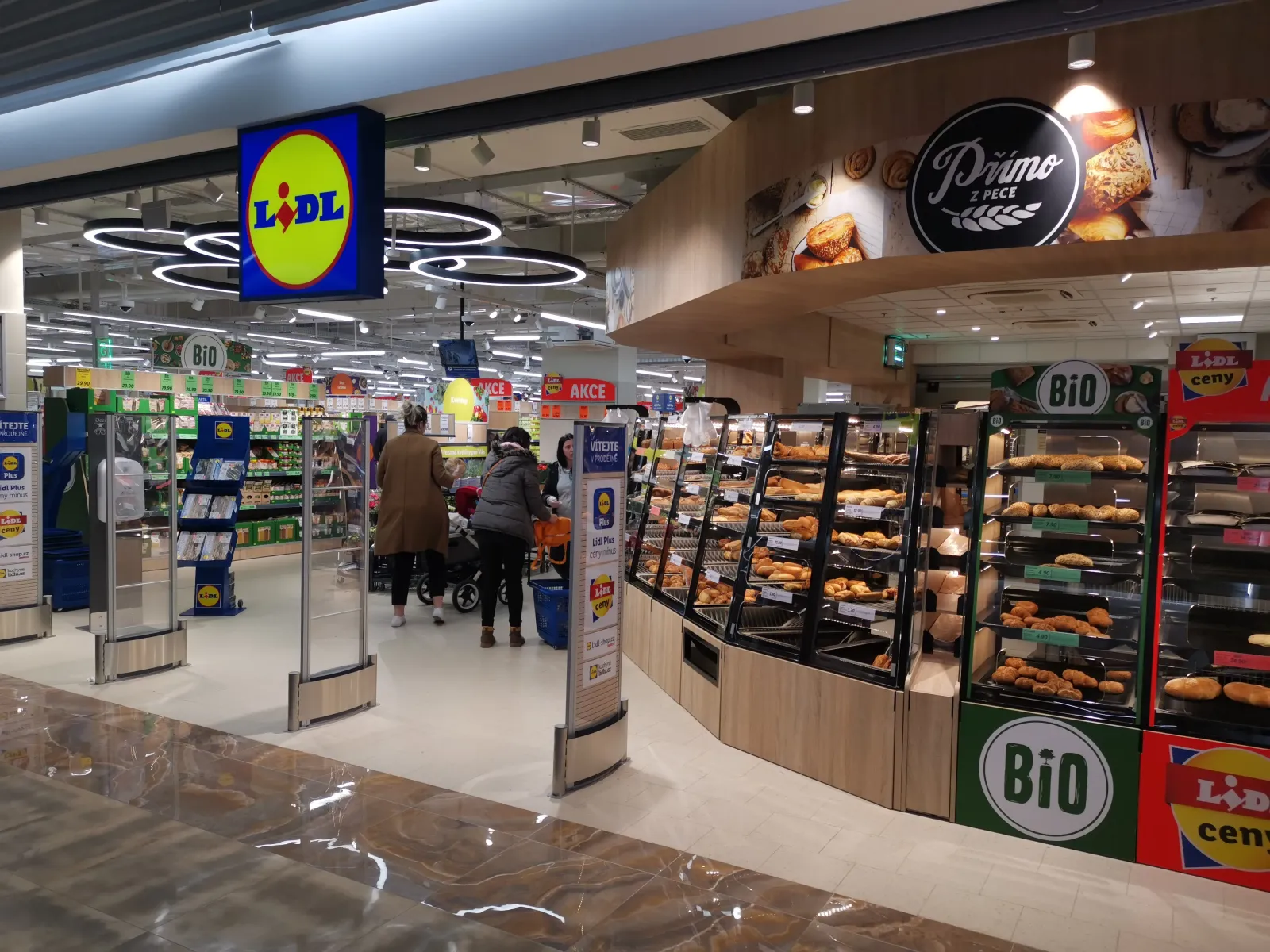 Pronájem obchodní prostor / stánek OC Atrium Hradec Králové Dejsiprostor