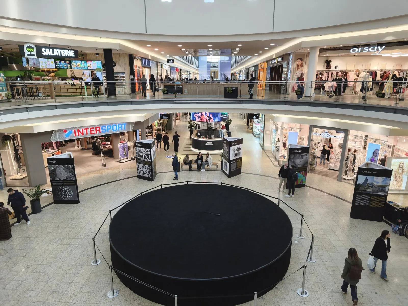 Galerie Vaňkovka Brno – Retail Space / Kiosk for Lease | Dejsiprostor