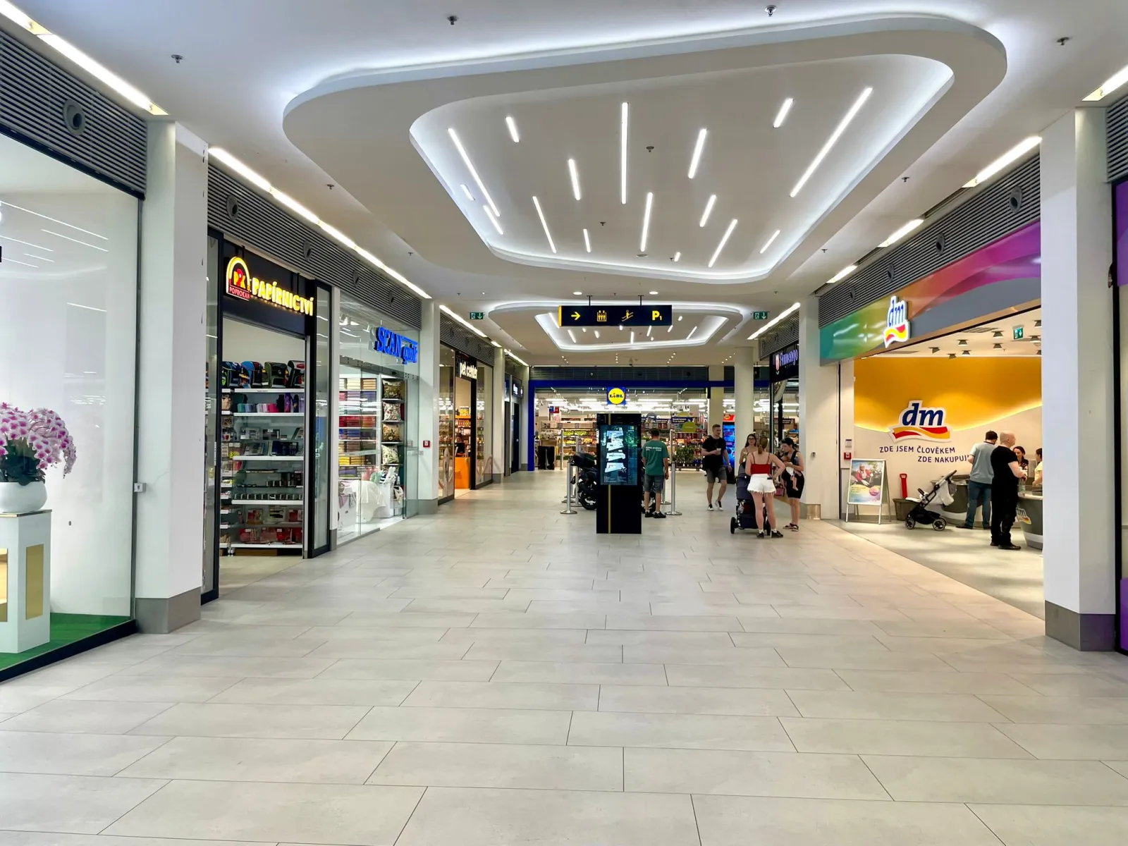 retail space for rent at Galerie Teplice