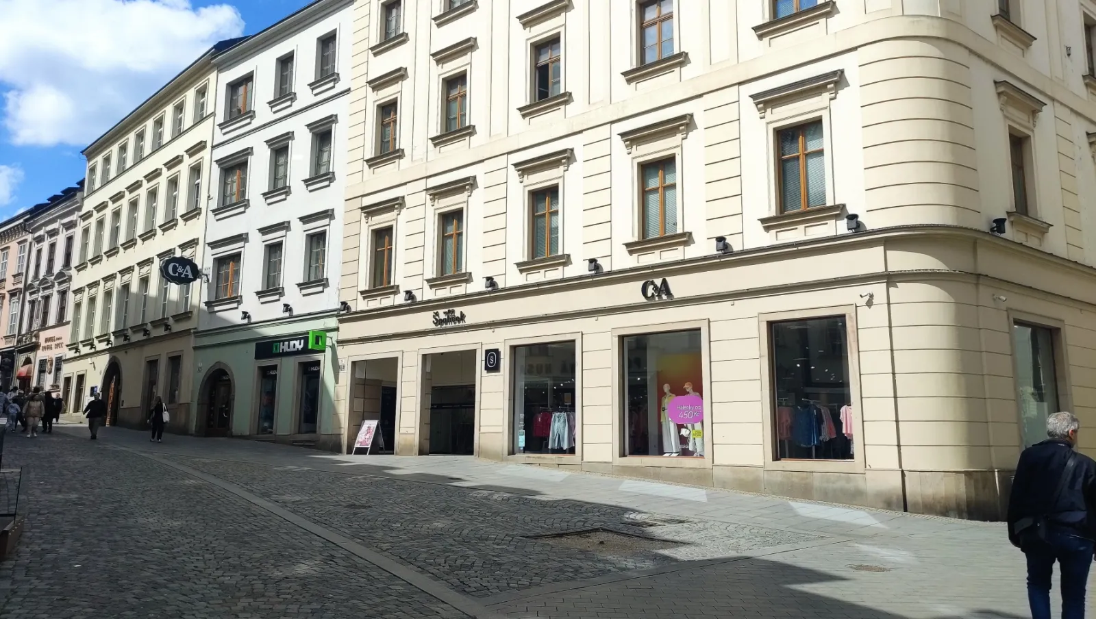 Lease of Retail Space / Kiosk in Velký Špalíček Shopping Center Brno | Dejsiprostor