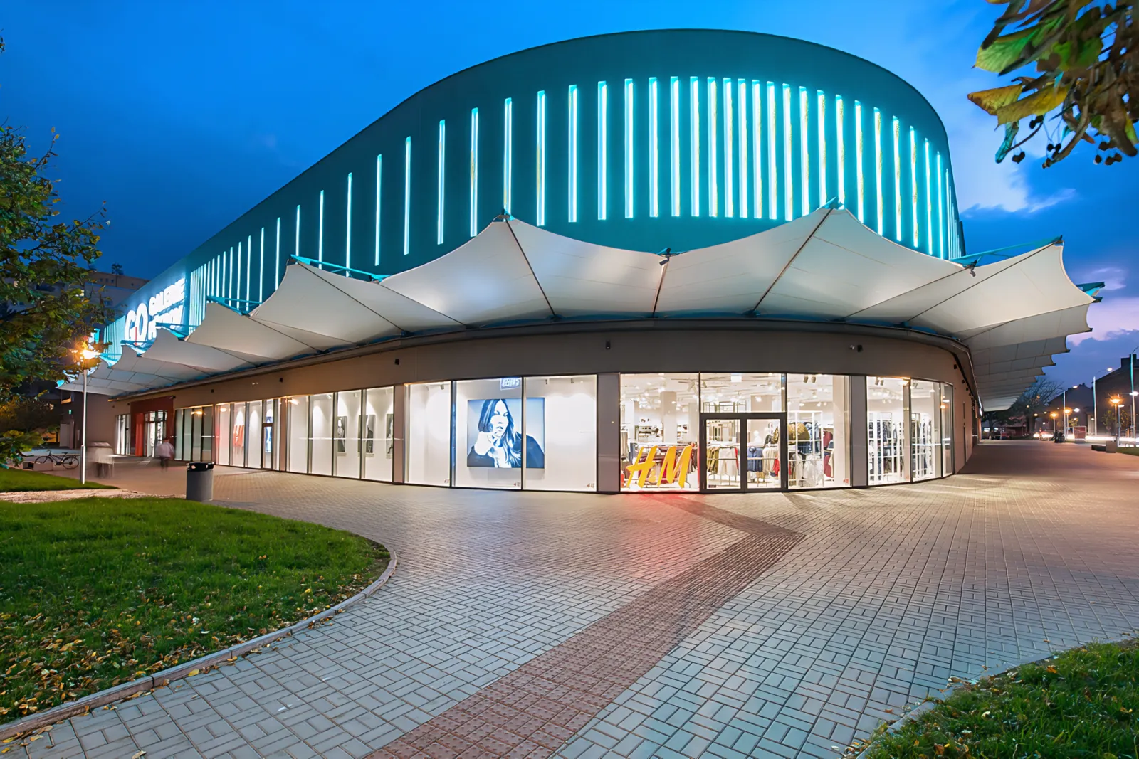 Retail unit / kiosk for lease, Galerie Přerov shopping centre – Dejsiprostor – photo 3