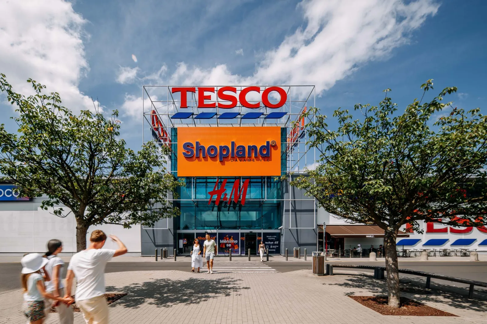 Pronájem obchodních prostor nebo místa pro stánek v Obchodním centru Shopland Ostrava