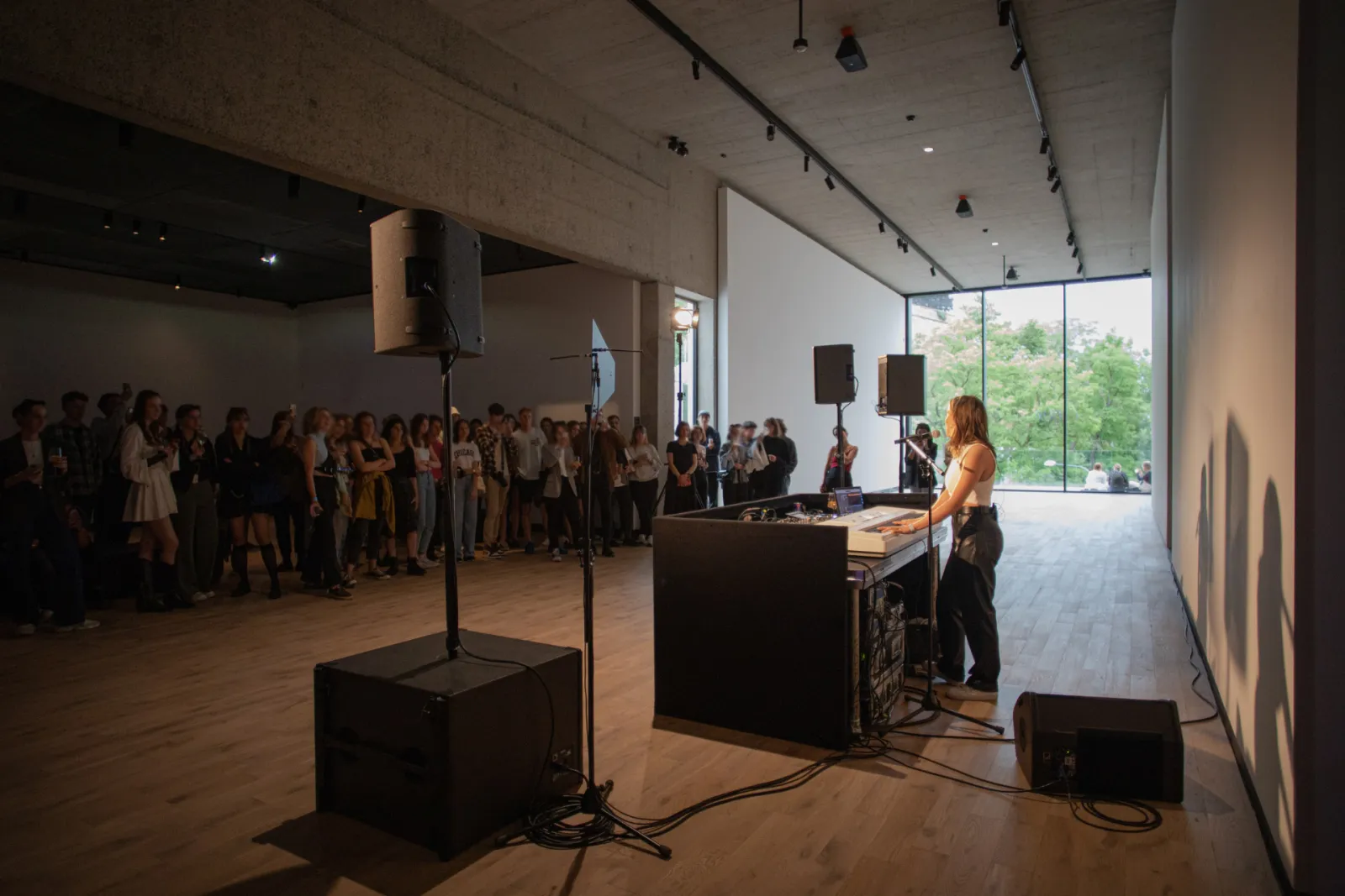 Eventový Industriální prostor s terasami, galerií a výhledem na Pražský hrad – fotka 2