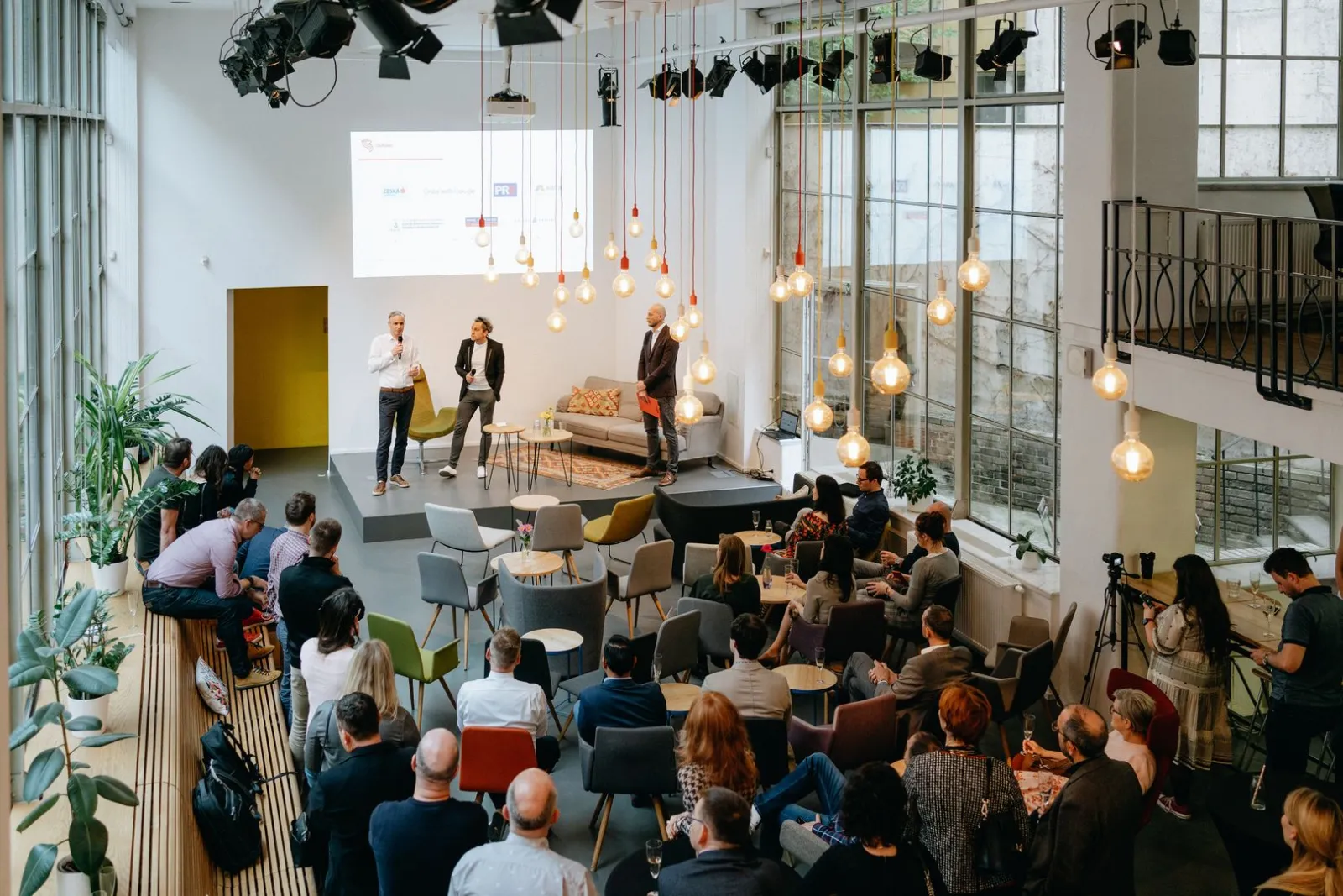 Eventový prostor s atriem u Staromáku – fotka 2