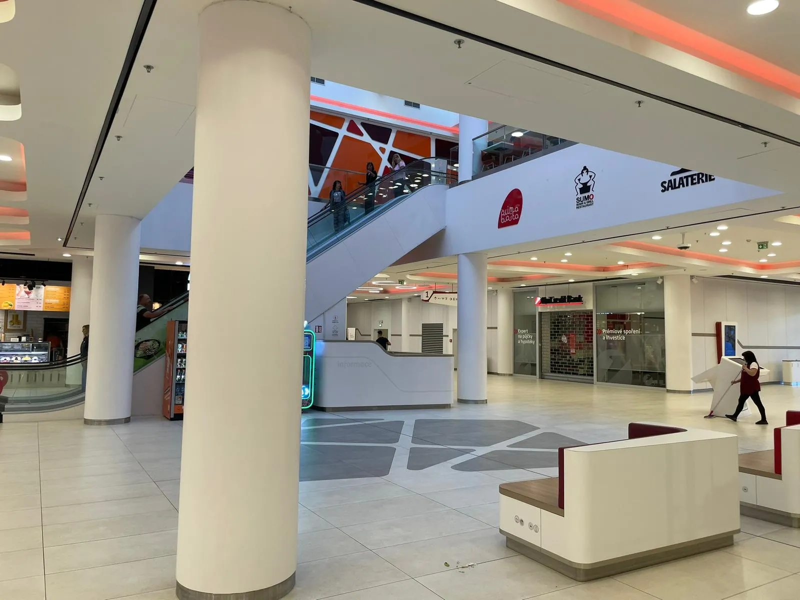 Lease of Retail Space / Kiosk – Fénix Shopping Center, Prague 9 Vysočany