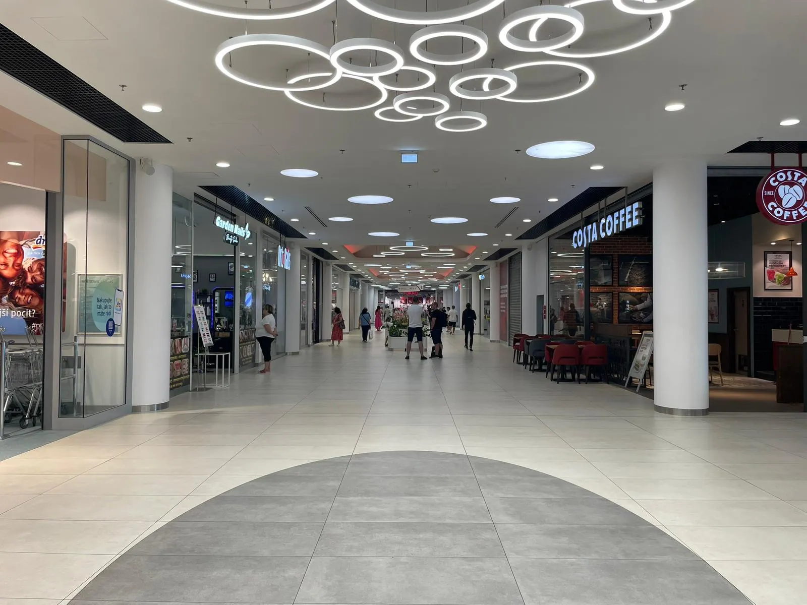 Lease of Retail Space or a Kiosk in the Fénix Shopping Center