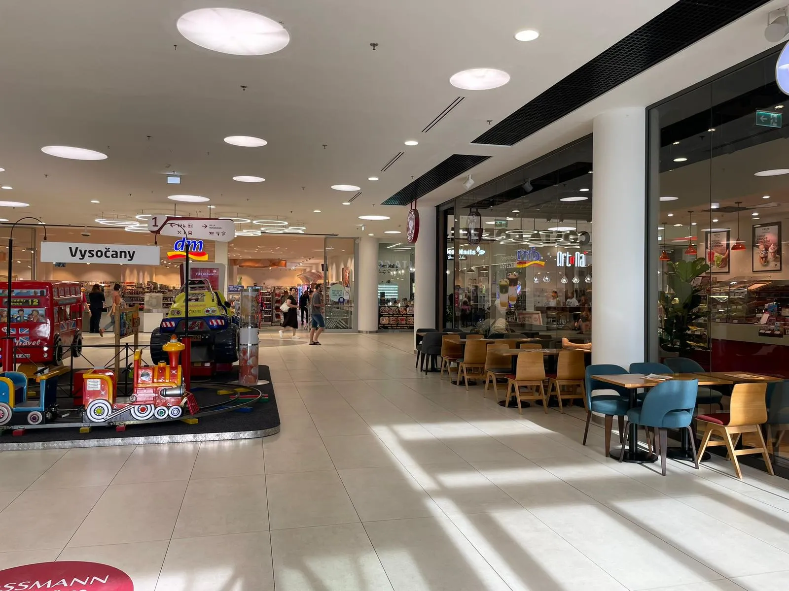 Lease of Retail Space / Kiosk – Fénix Shopping Center, Prague 9 Vysočany