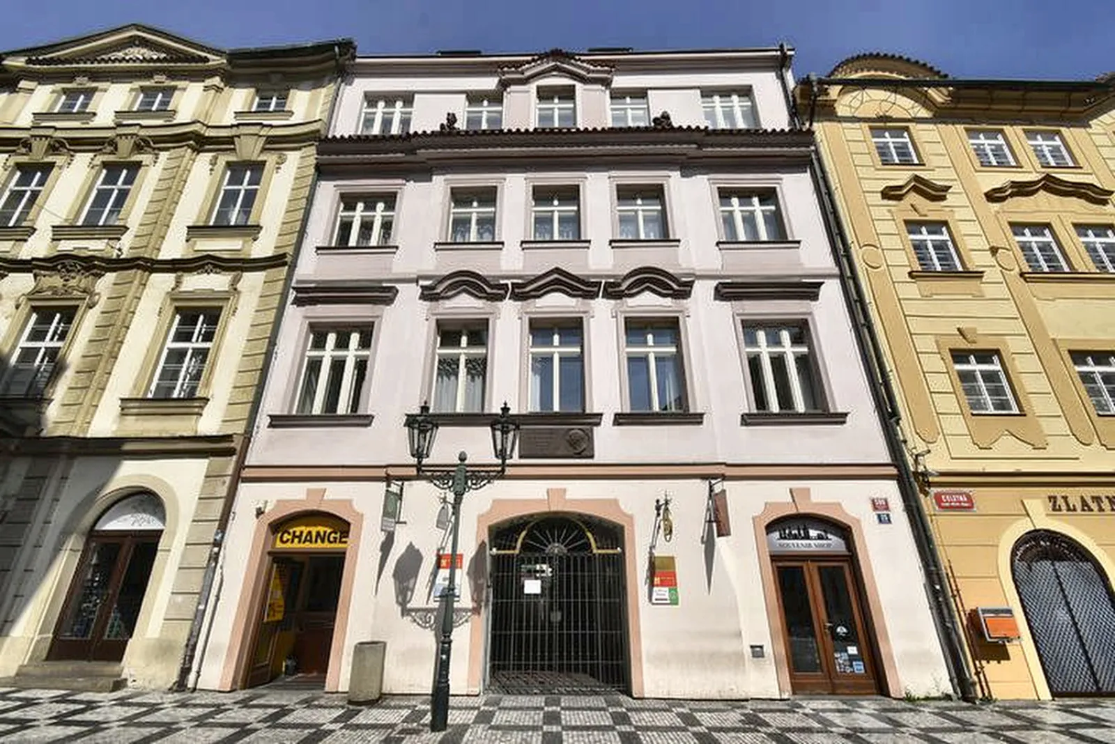 Gastro prostor v novém aparthotelu, Celetná 25
