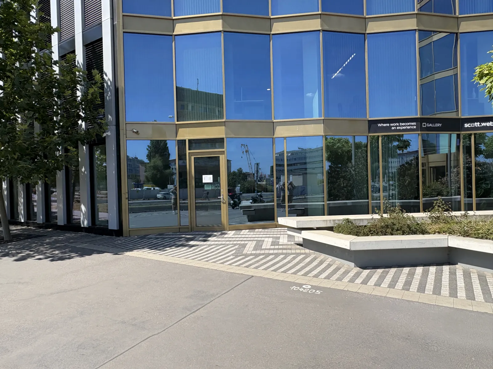 Lease of Retail Space in the Element Building at Pankrác