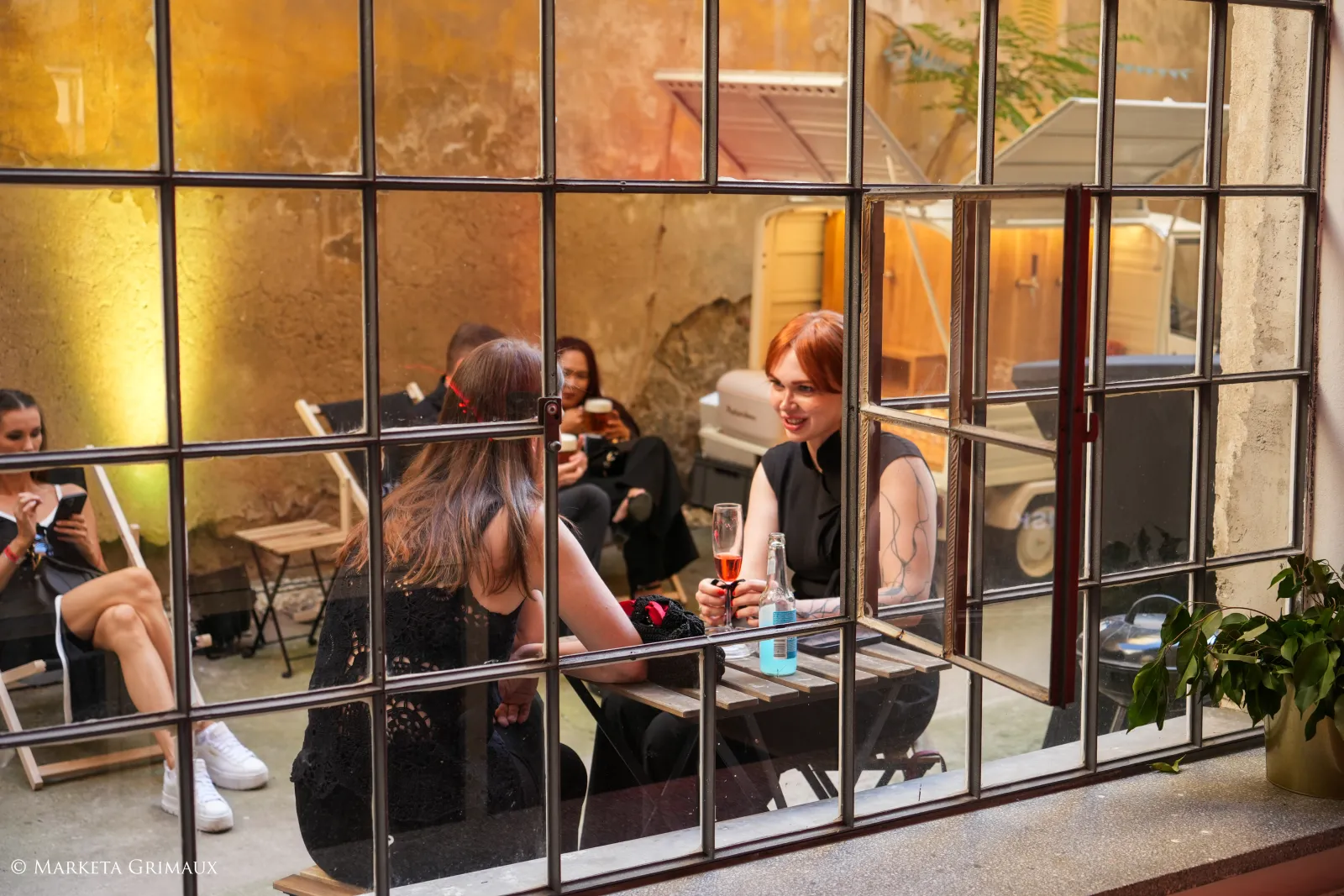 A cool, multipurpose venue with an outdoor courtyard in Prague 1 – photo 2